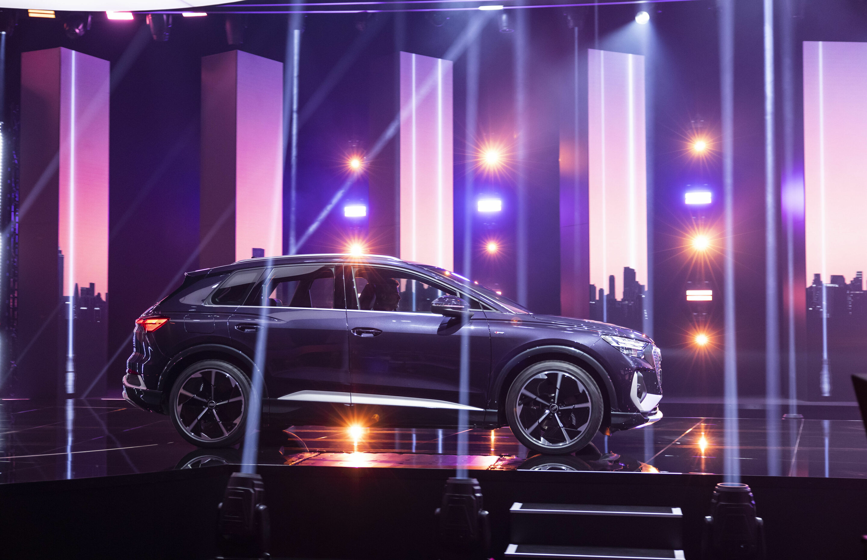 World premiere of the Audi Q4 e-tron: Celebration of Progress