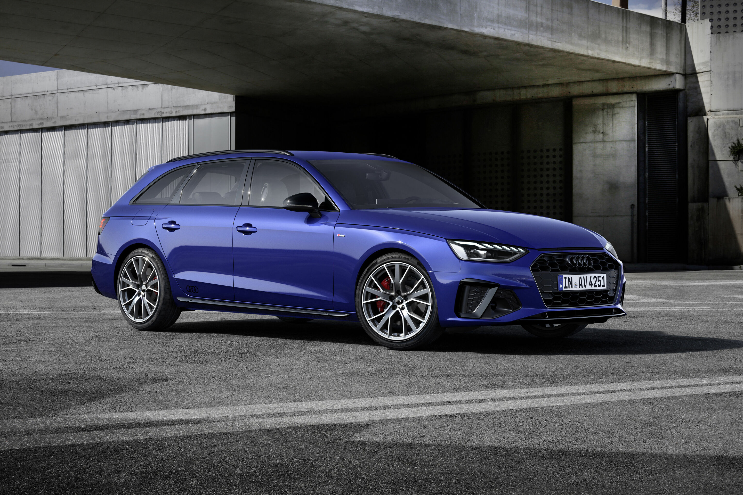 Audi A4 Avant S line competition plus