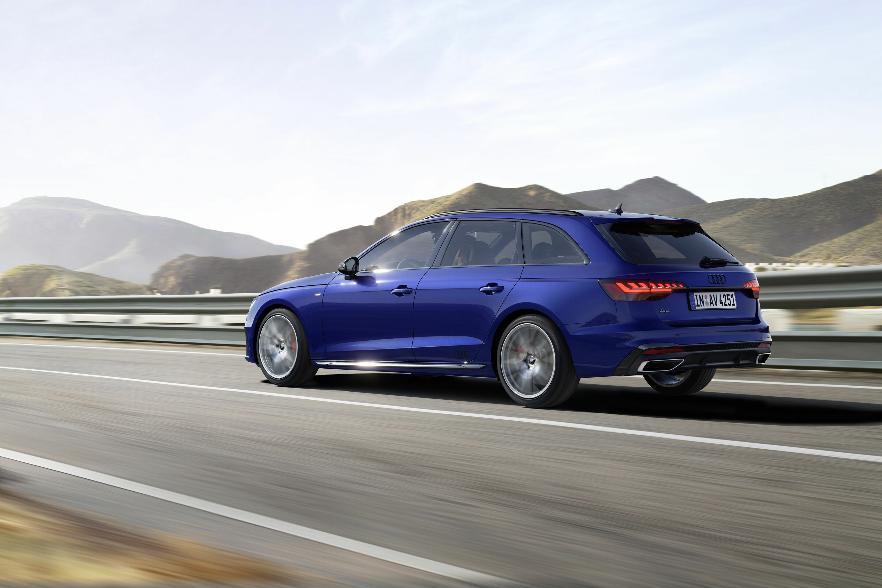 Audi A4 Avant S line competition plus