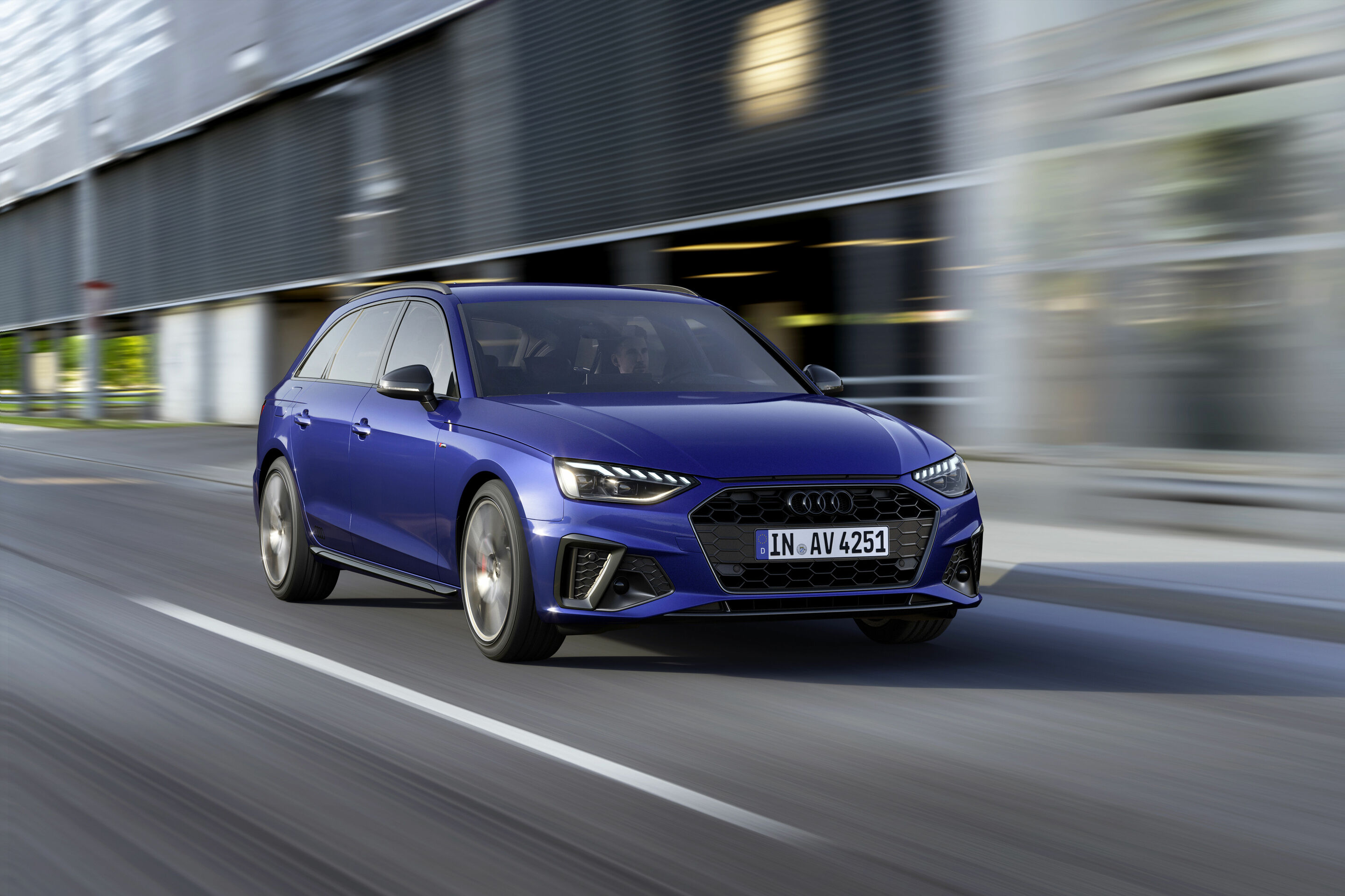 Audi A4 Avant S line competition plus