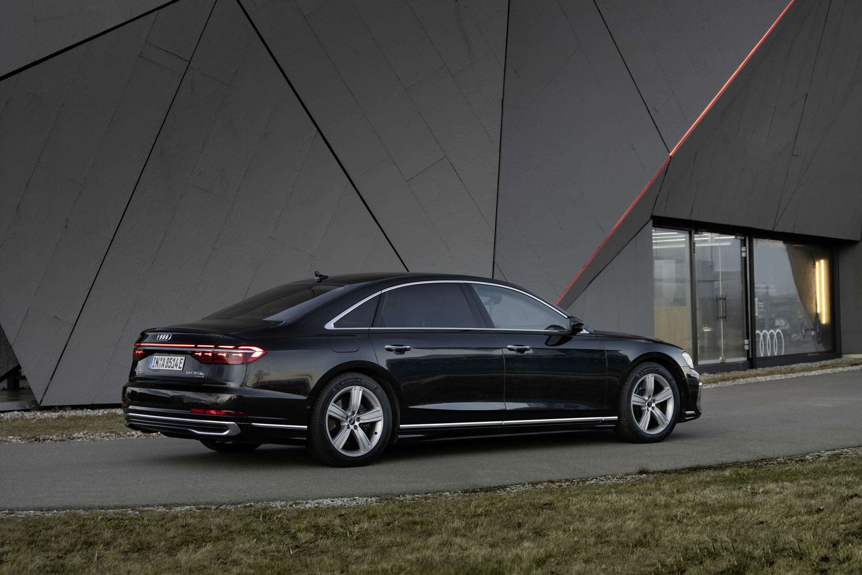 Audi A8 L TFSI e