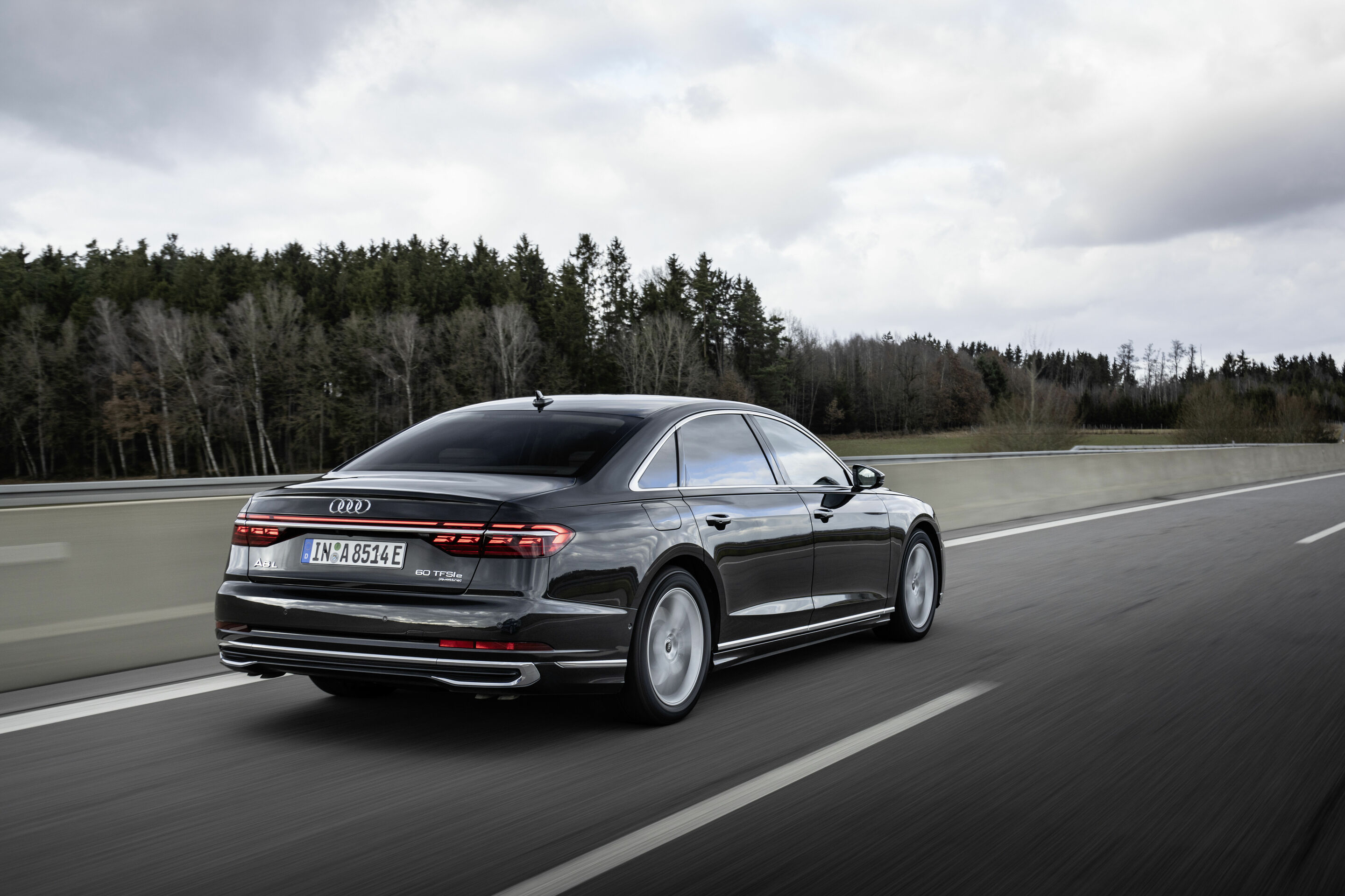 Audi A8 L TFSI e