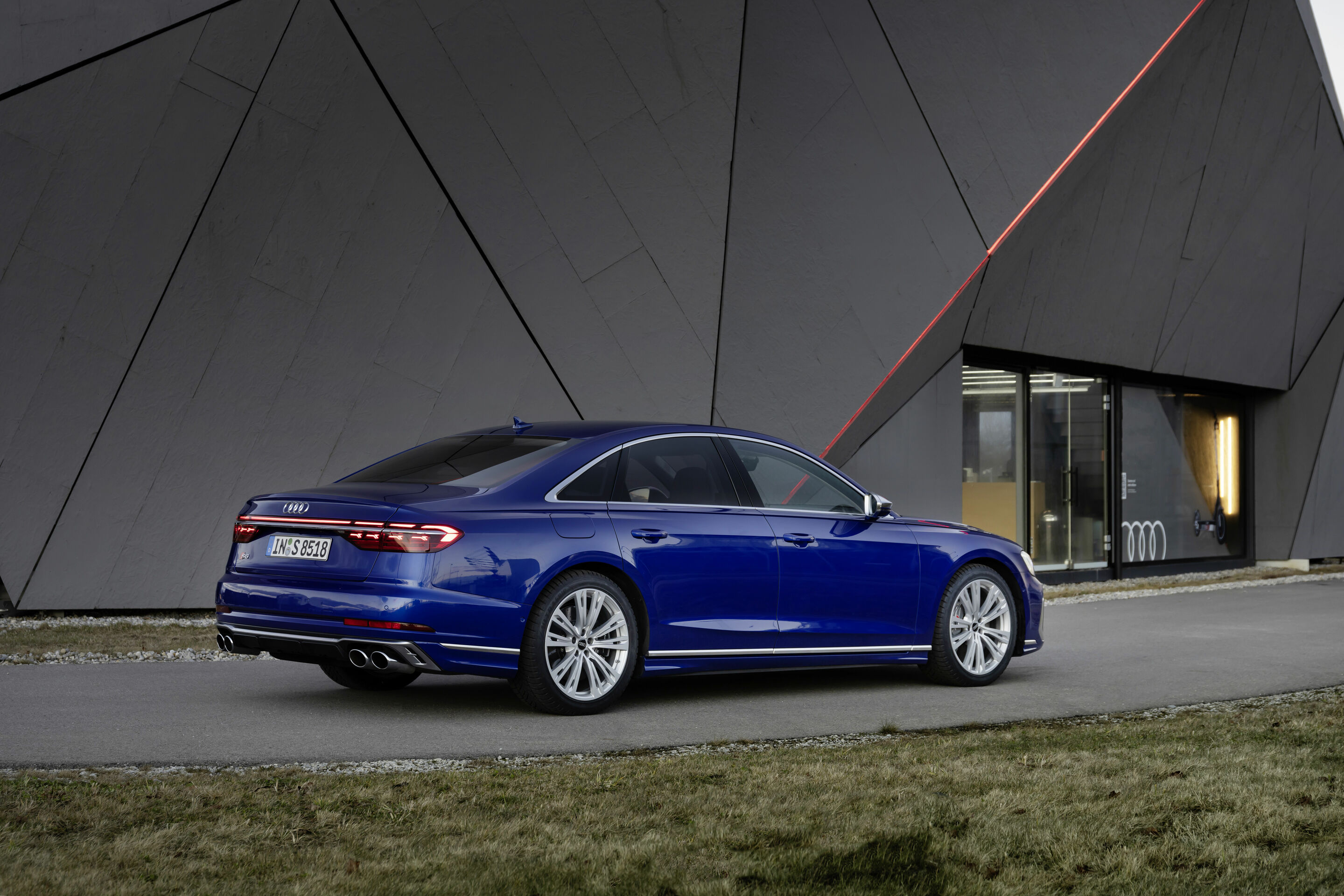 Audi S8