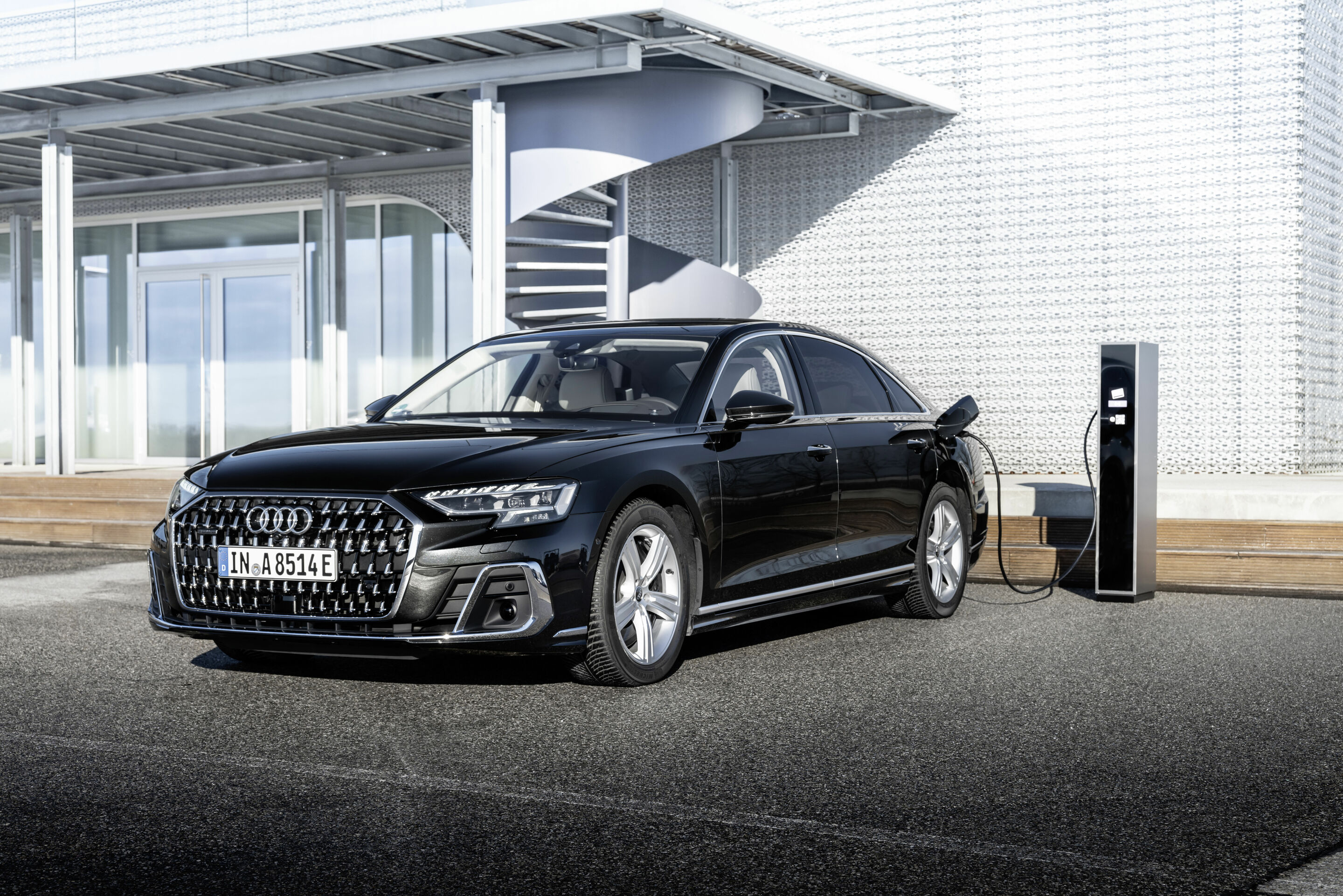 Audi A8 L TFSI e