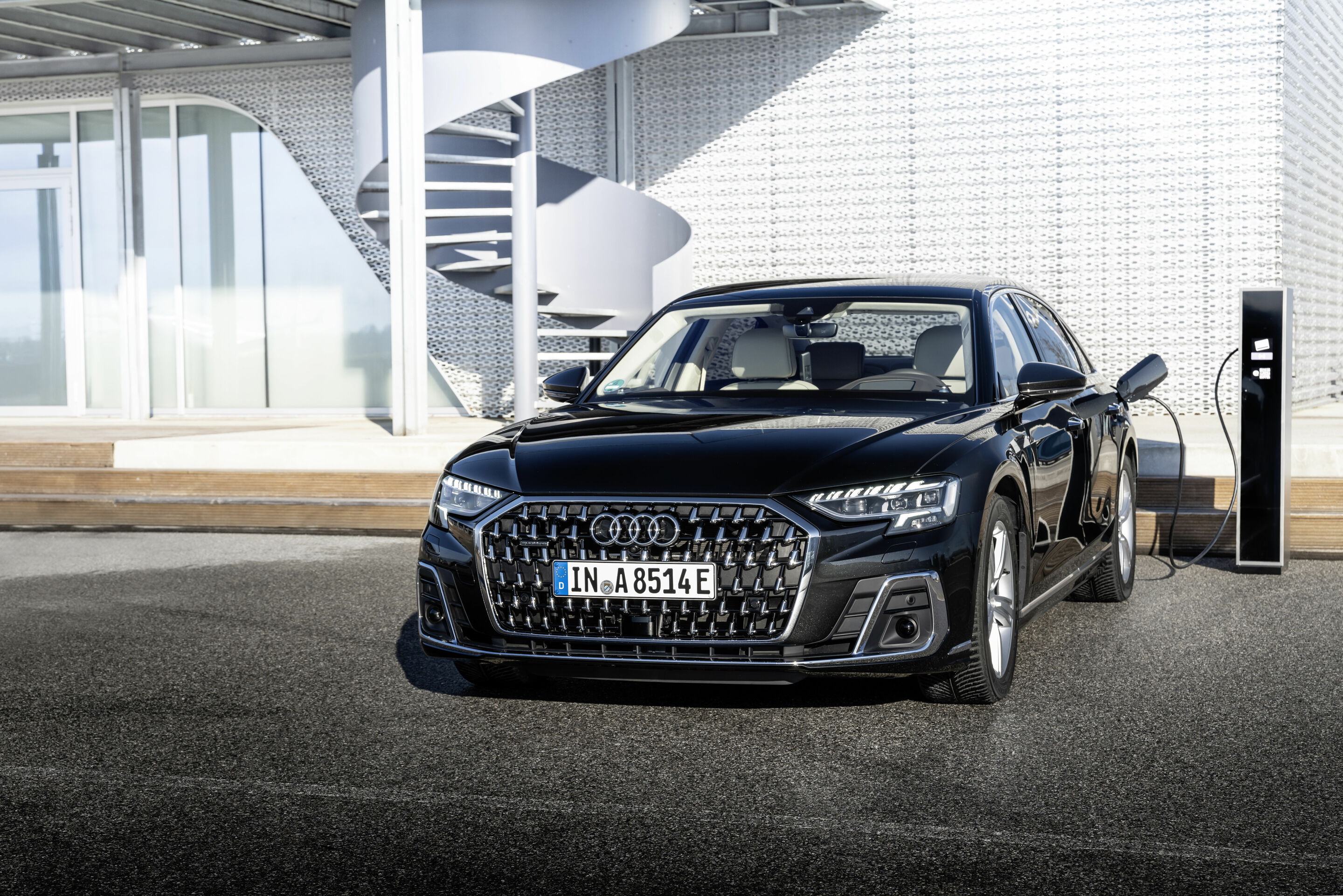 Audi A8 L TFSI e