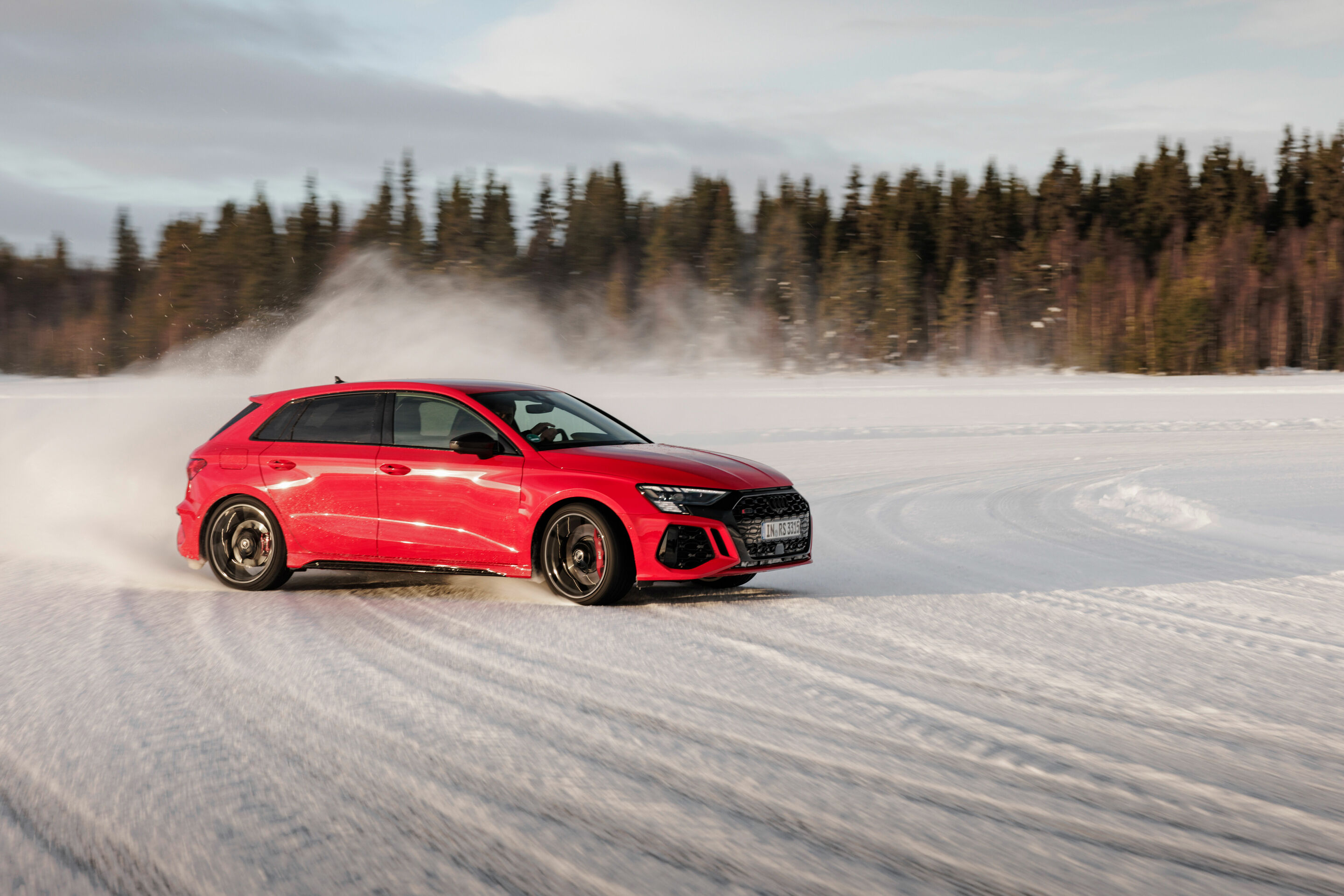 Audi RS 3: dancing in the snow