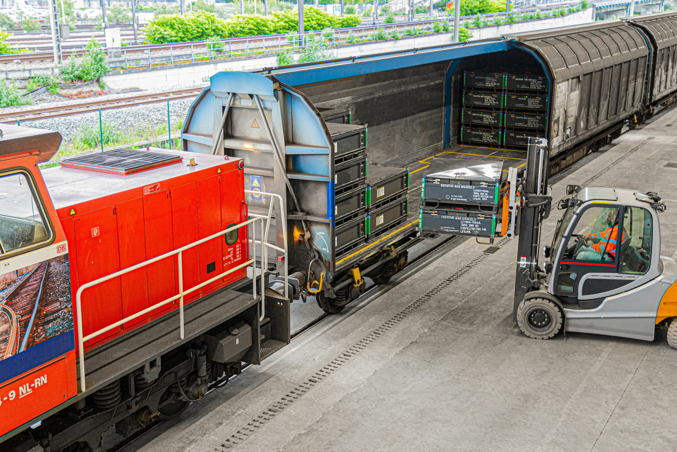 From truck to rail: Audi switches up delivery of battery modules for Brussels