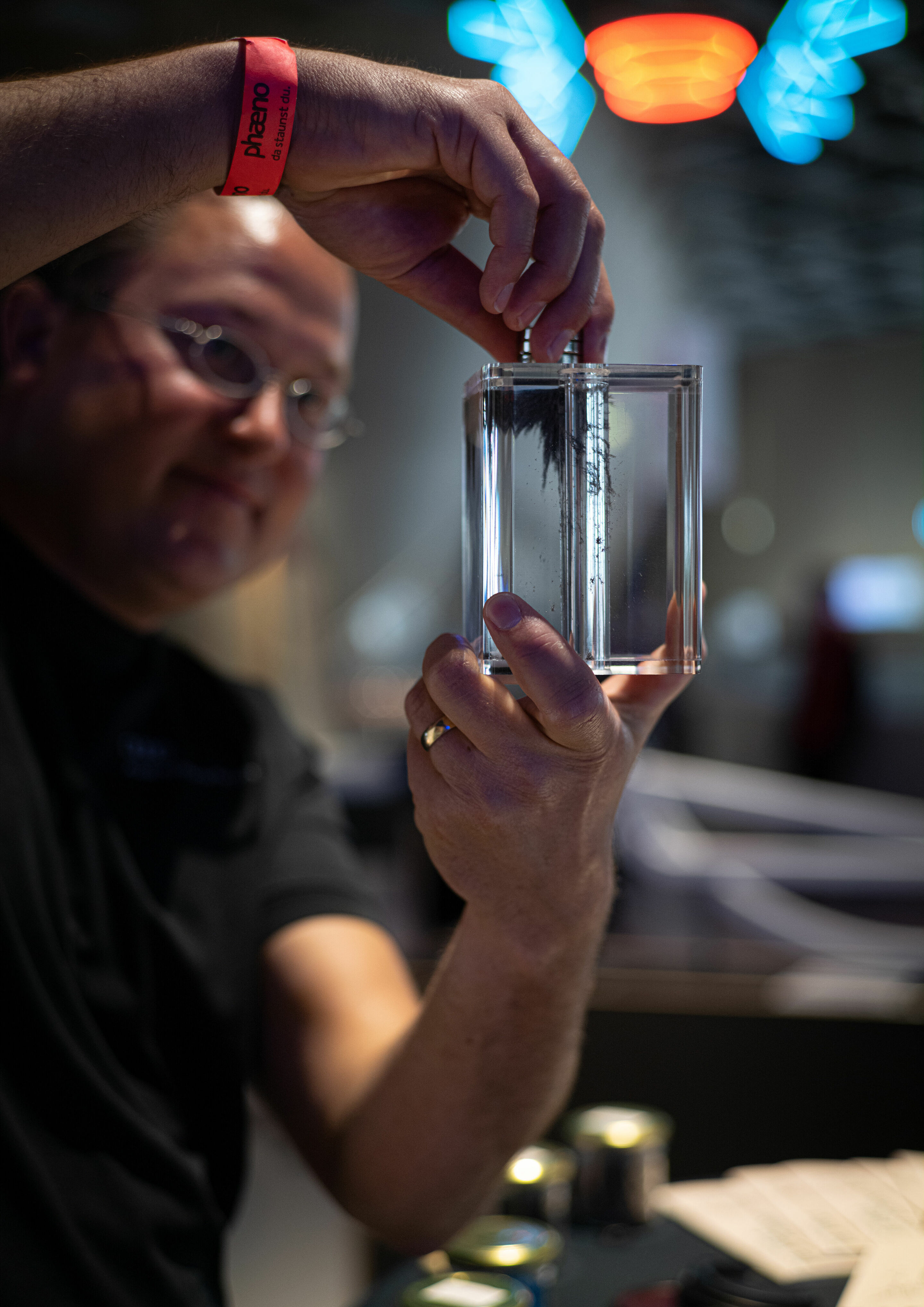 Urban filter: Filtering out microplastics where they arise | Audi ...