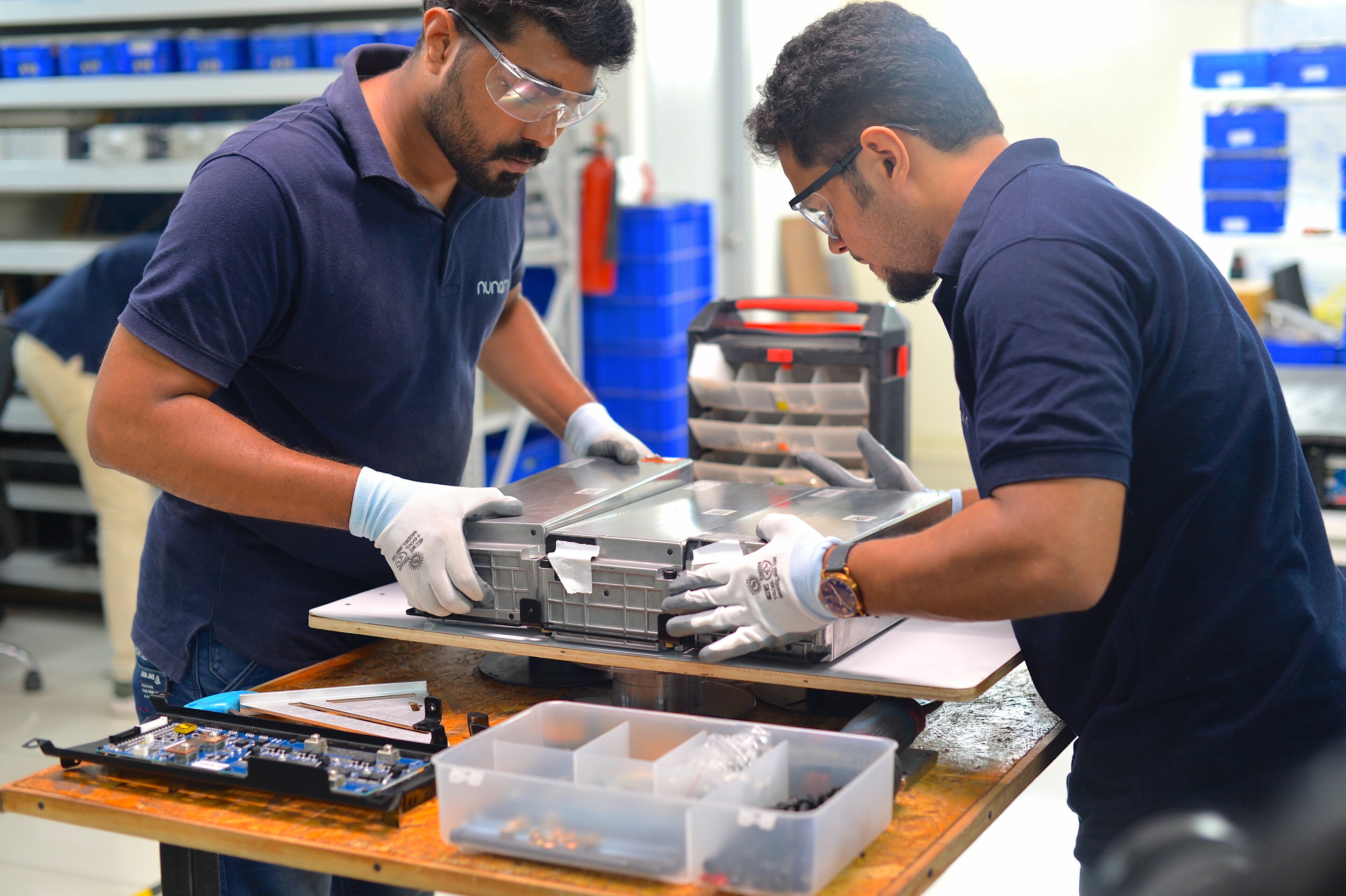Second-Life-Anwendung: Audi e-tron Batteriemodule elektrifizieren Rikschas in Indien