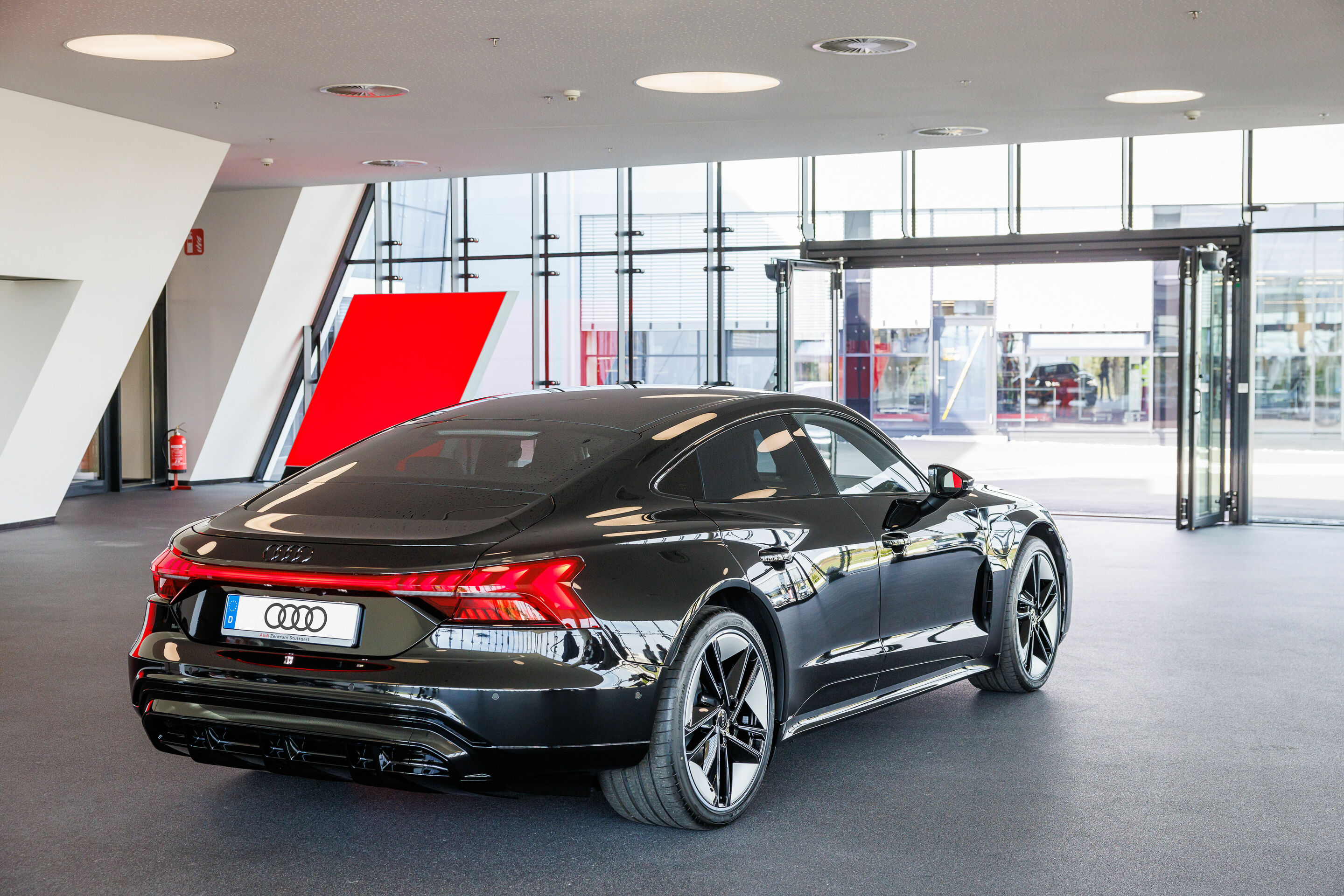 Audi e-tron GT quattro: Exklusives Abholerlebnis an der Fertigungsstätte Böllinger Höfe
