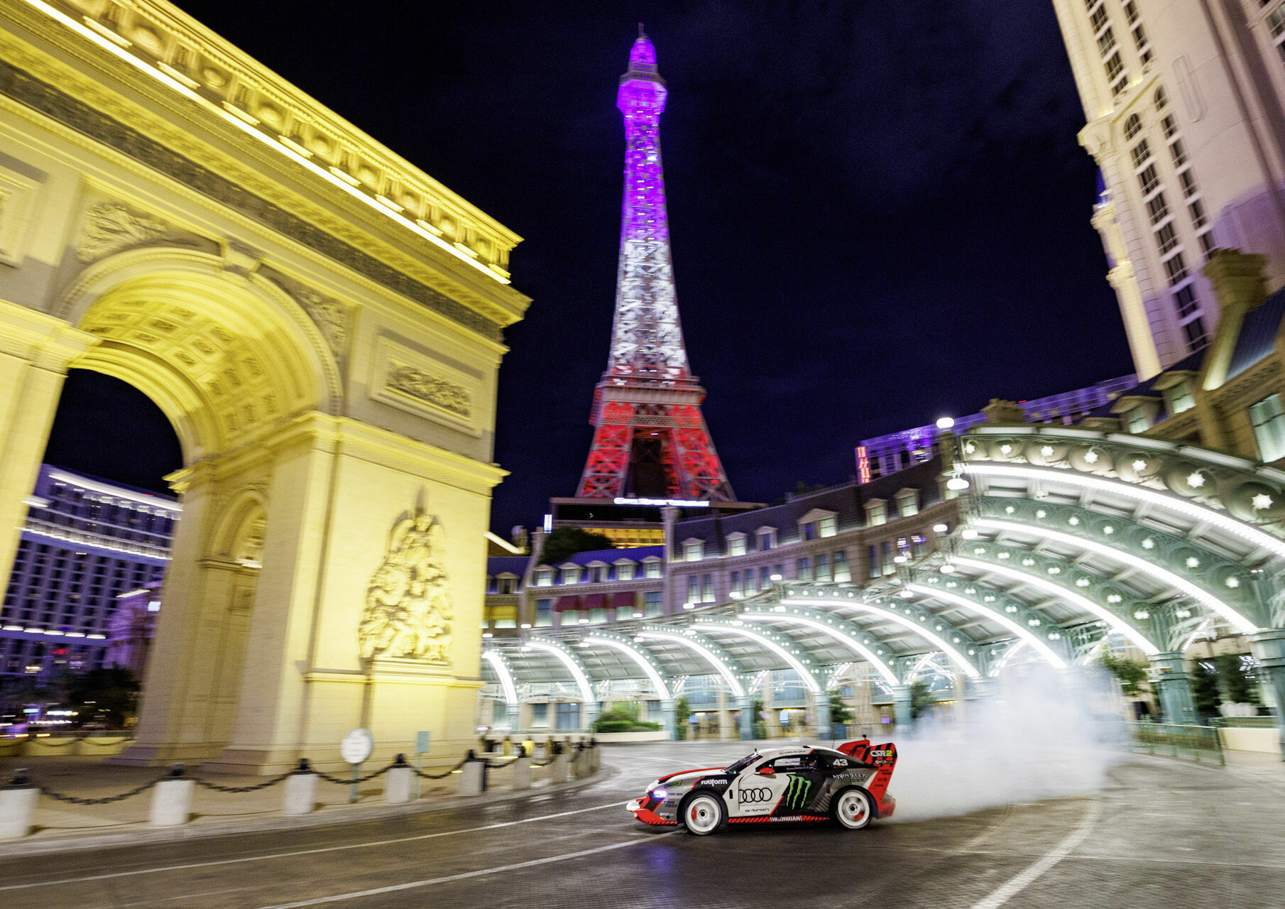 Ken Block und der Audi S1 Hoonitron elektrisieren Las Vegas