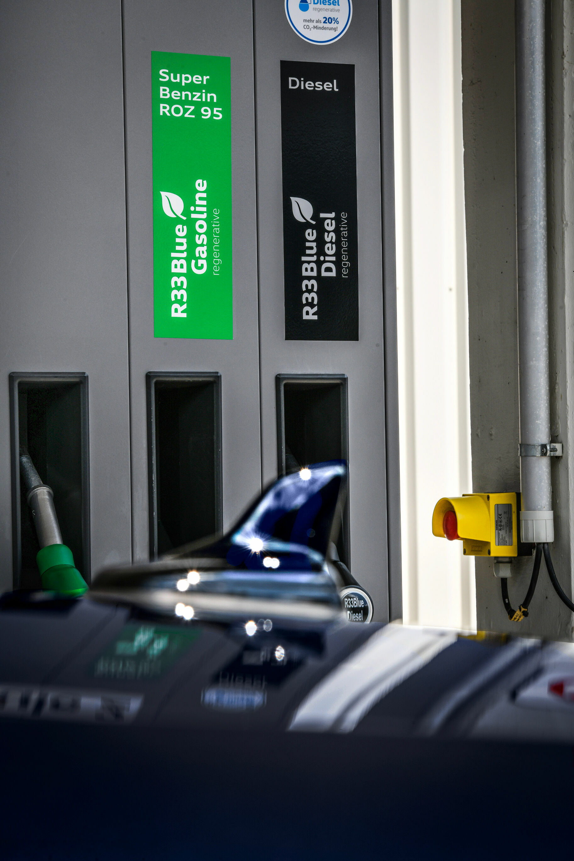 Für CO2-neutrale Produktionsstandorte: Nachhaltige Kraftstoffe ab Werk