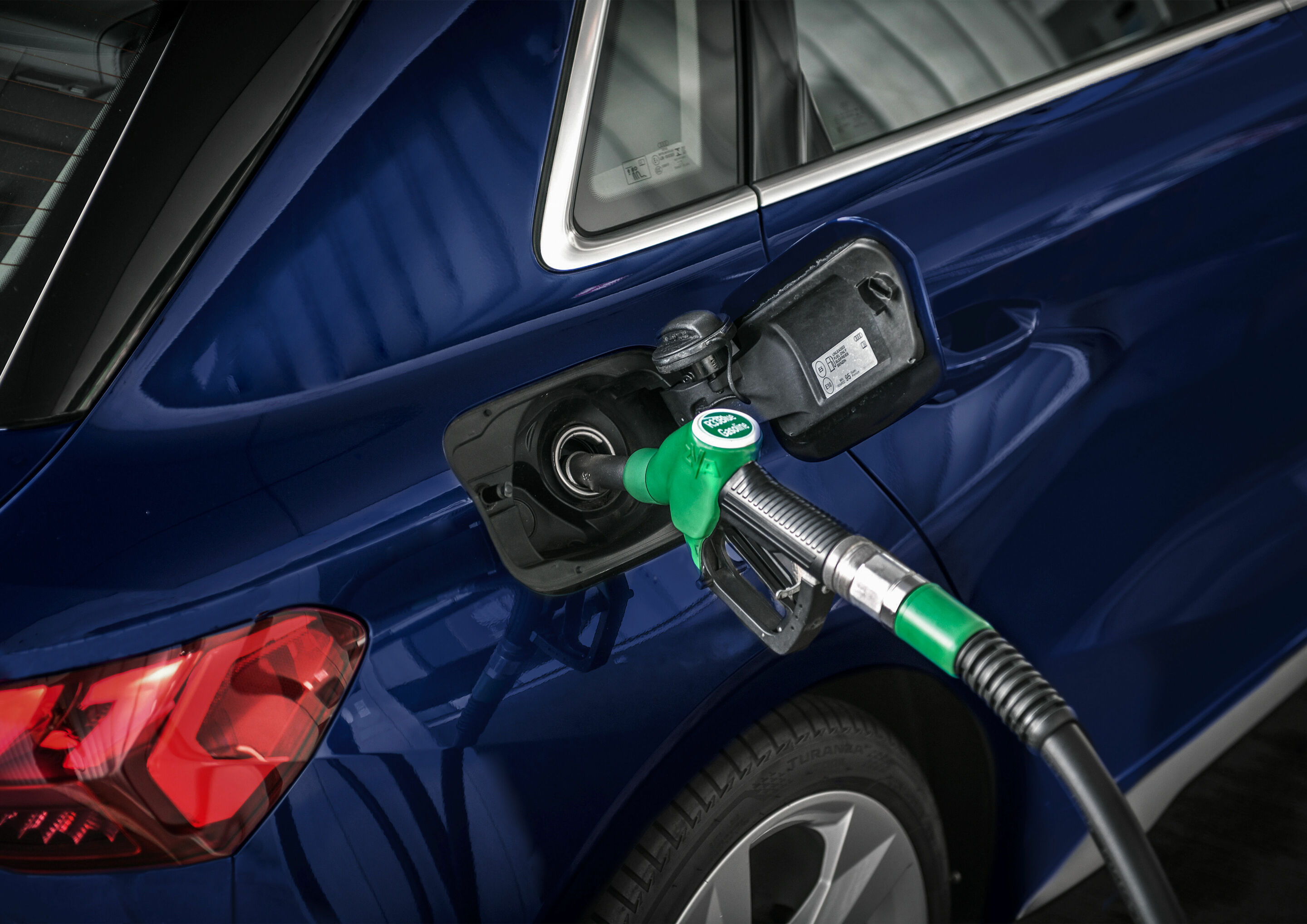 Für CO2-neutrale Produktionsstandorte: Nachhaltige Kraftstoffe ab Werk