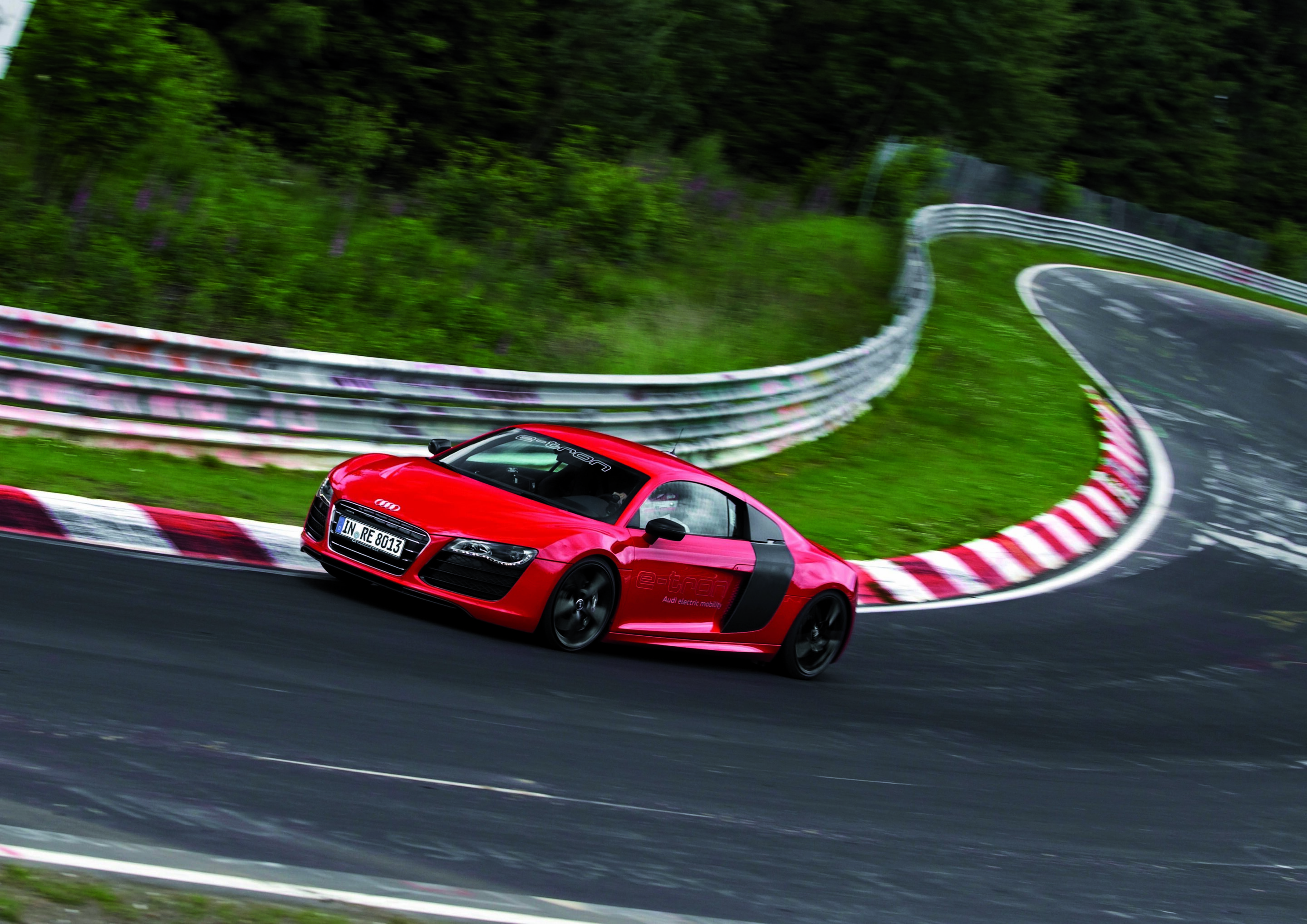 Audi R8 e-tron: Weltrekord auf der Nürburgring Nordschleife am 26. Juni 2012