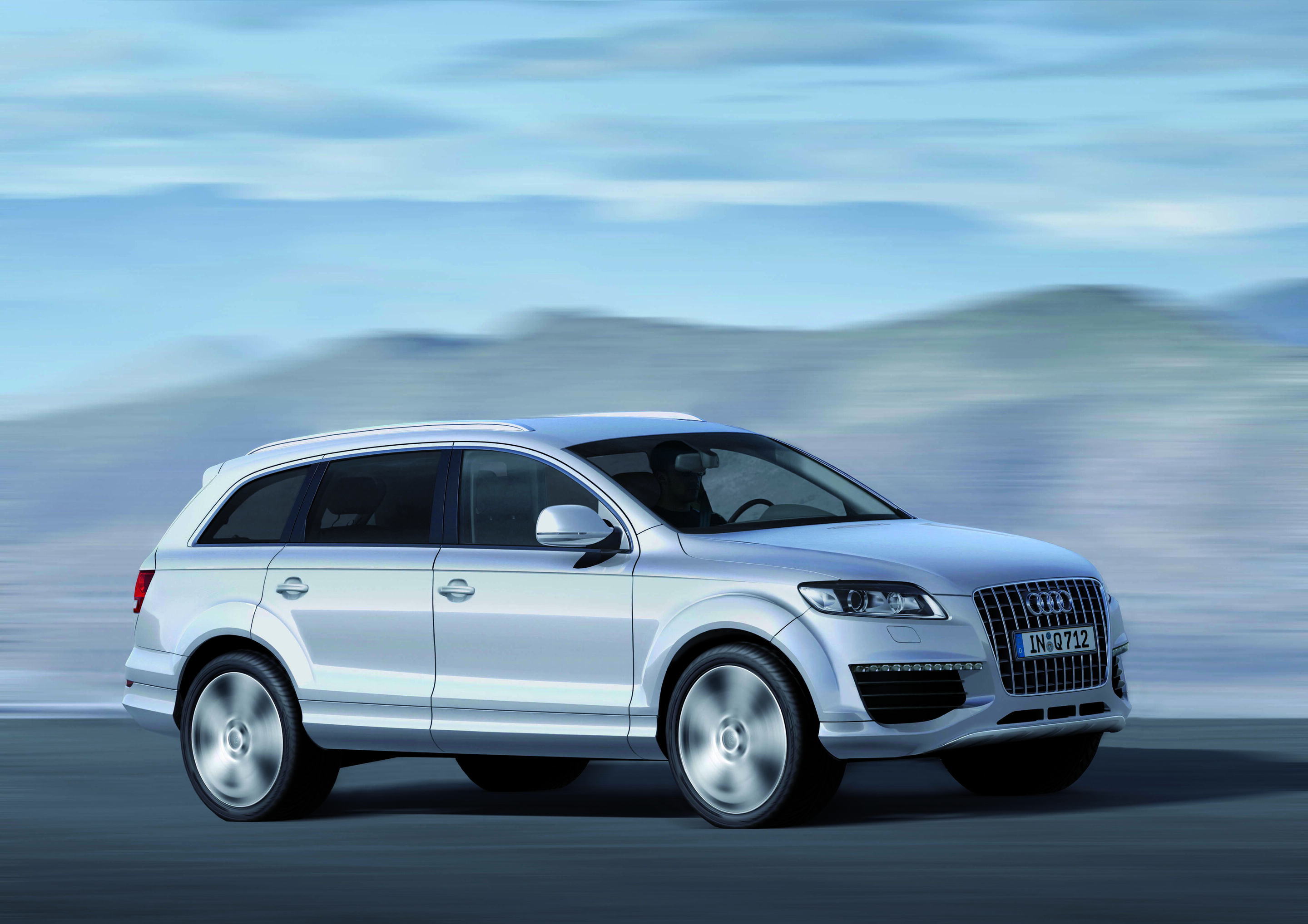 Audi Q7 V12 TDI; Farbe: Lichtsilber Metallic
