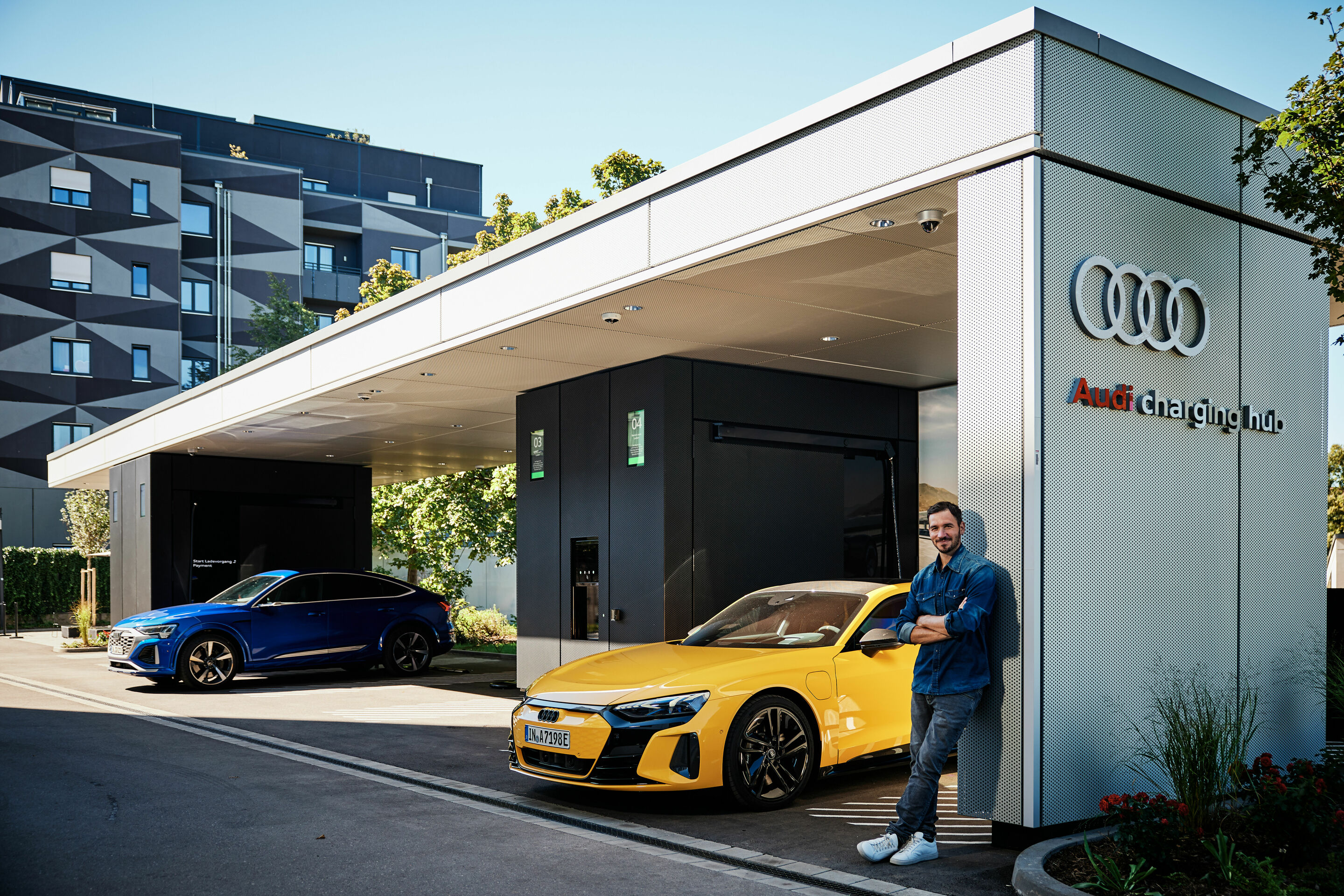 Neuer Audi charging hub in München eröffnet