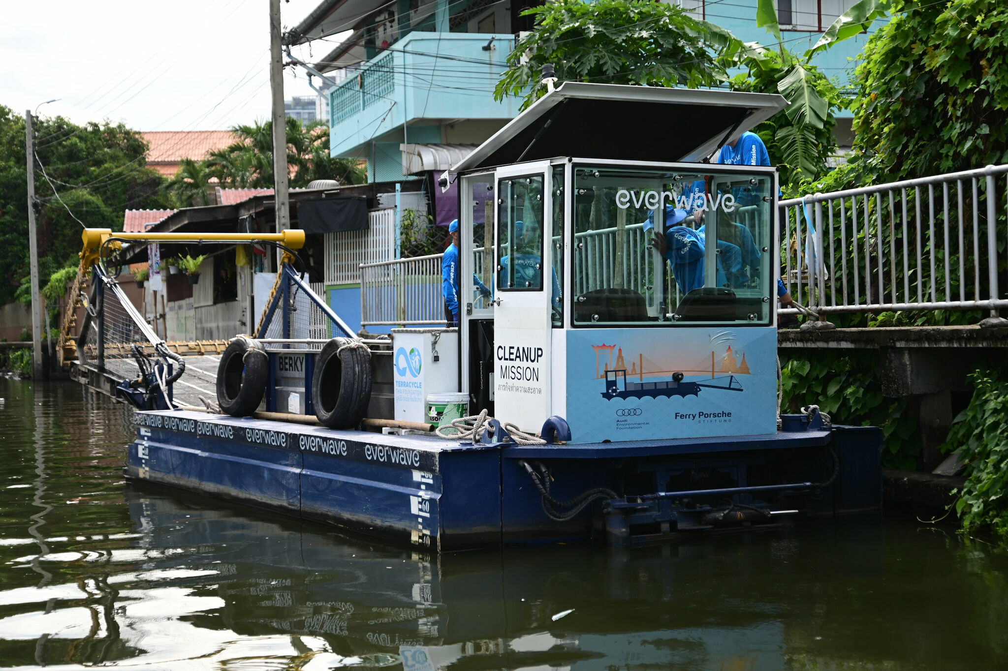 Using high-tech and local partners to combat plastic garbage in Thailand’s rivers