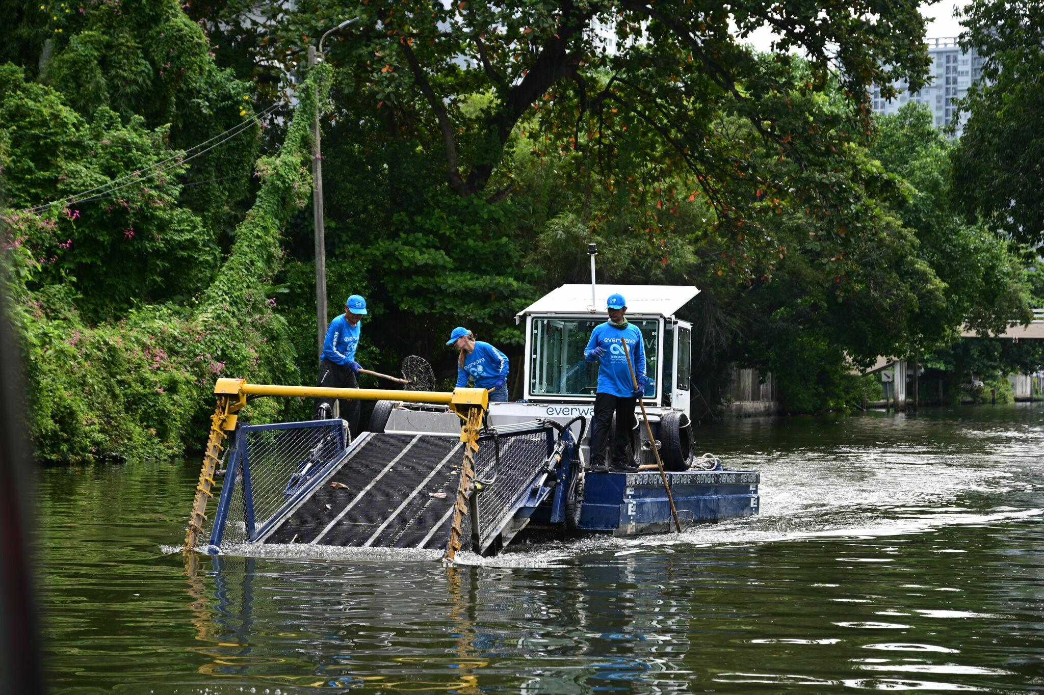 Using high-tech and local partners to combat plastic garbage in Thailand’s rivers