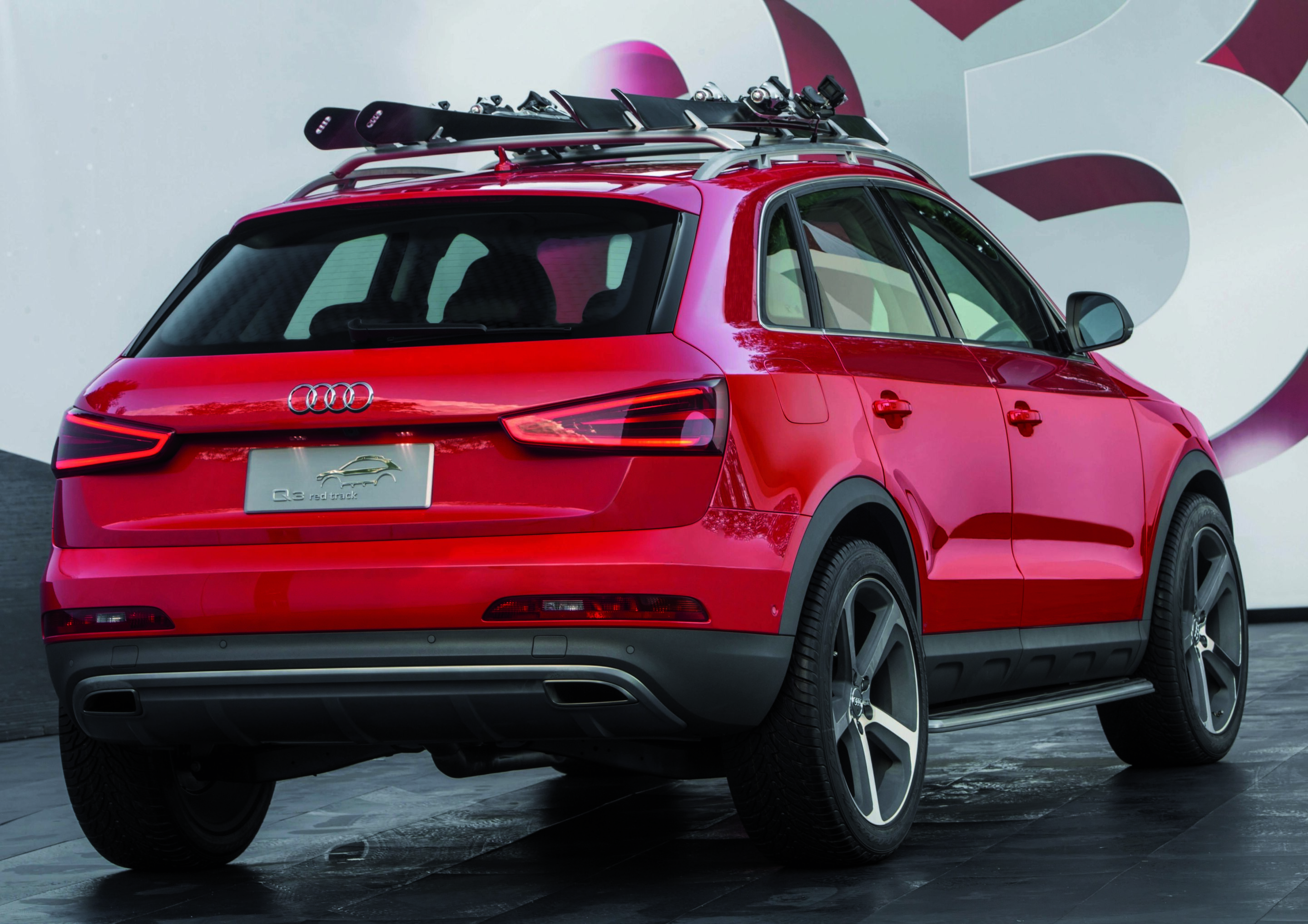 Audi Q3 red track