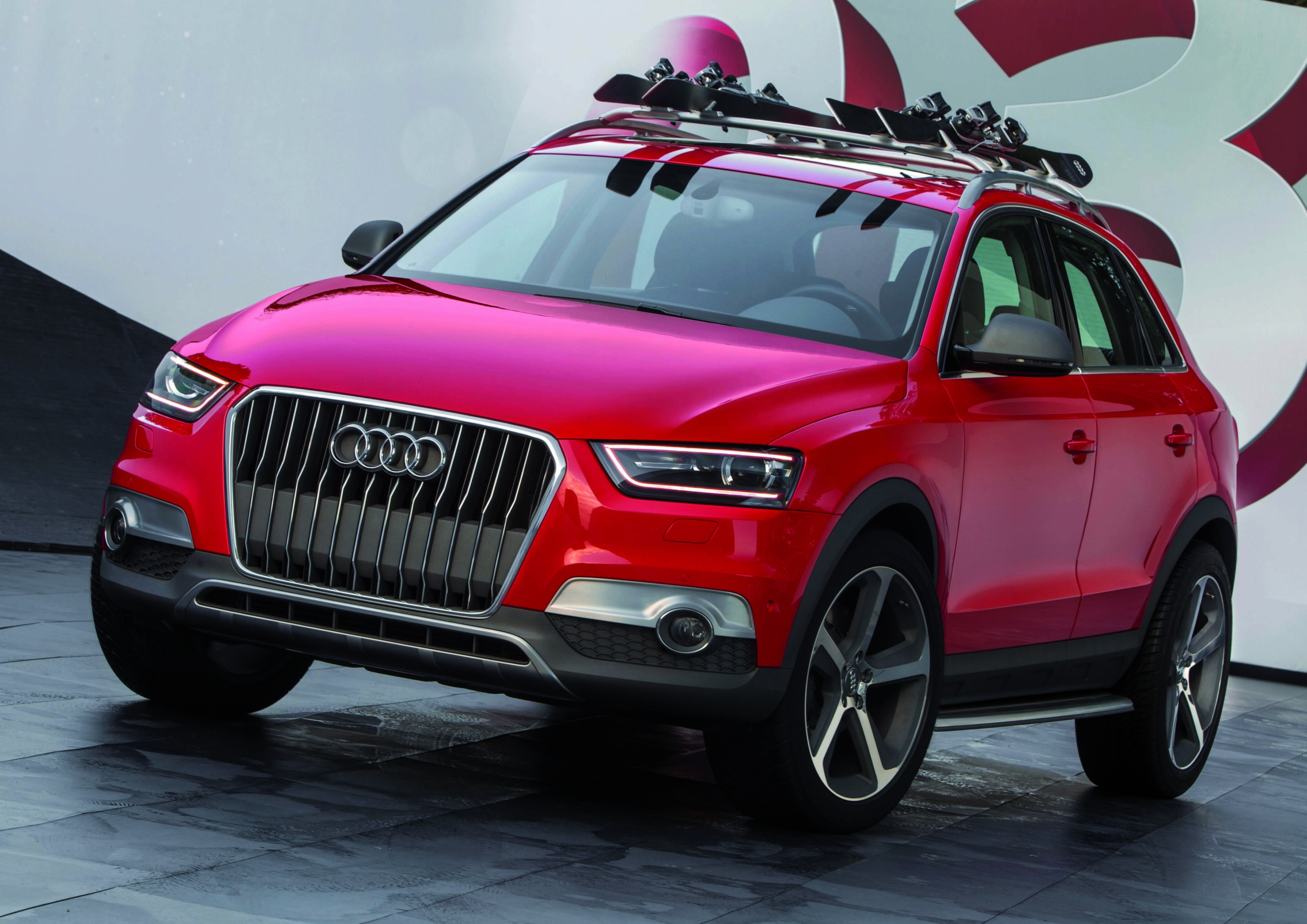 Audi Q3 red track