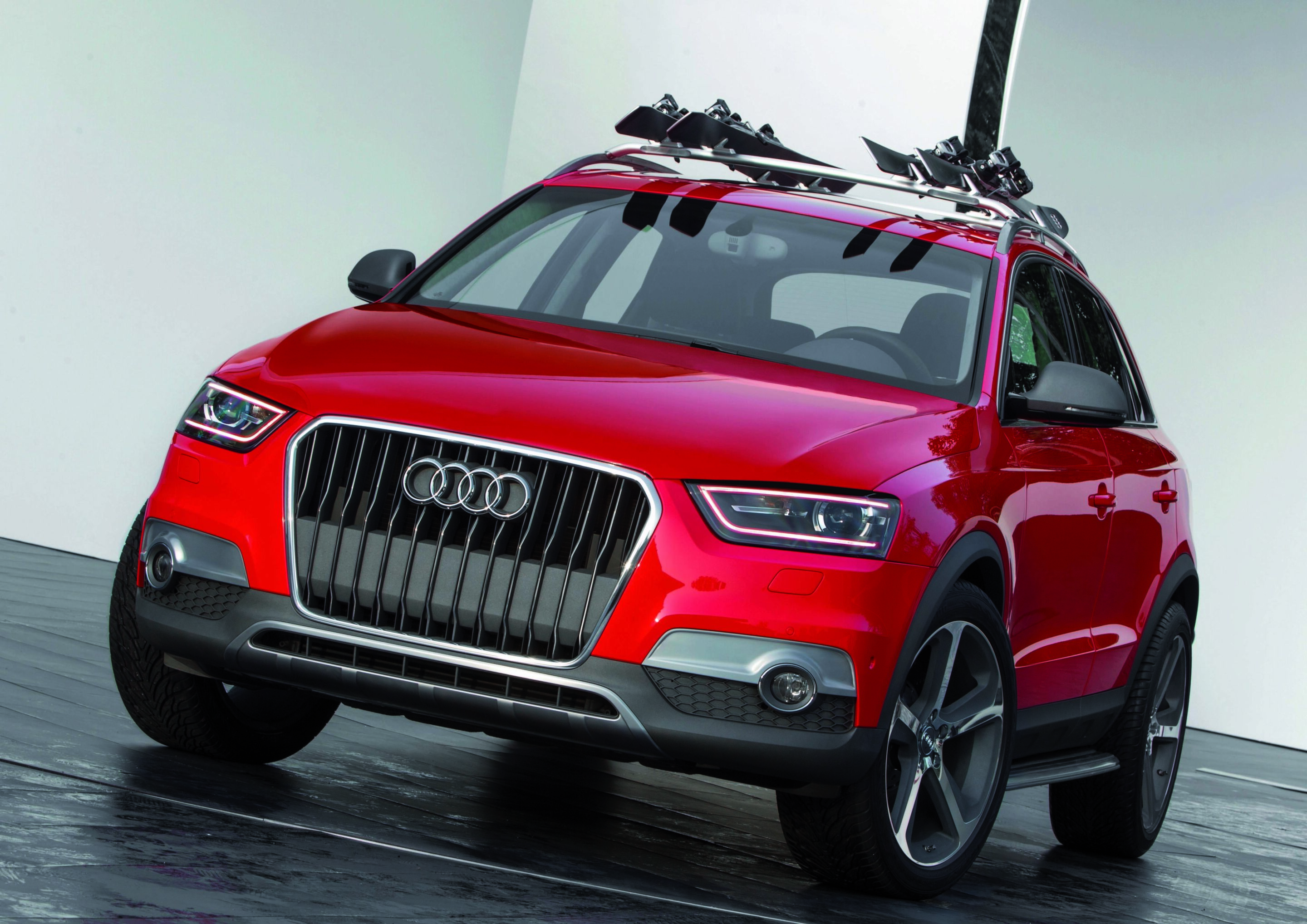 Audi Q3 red track