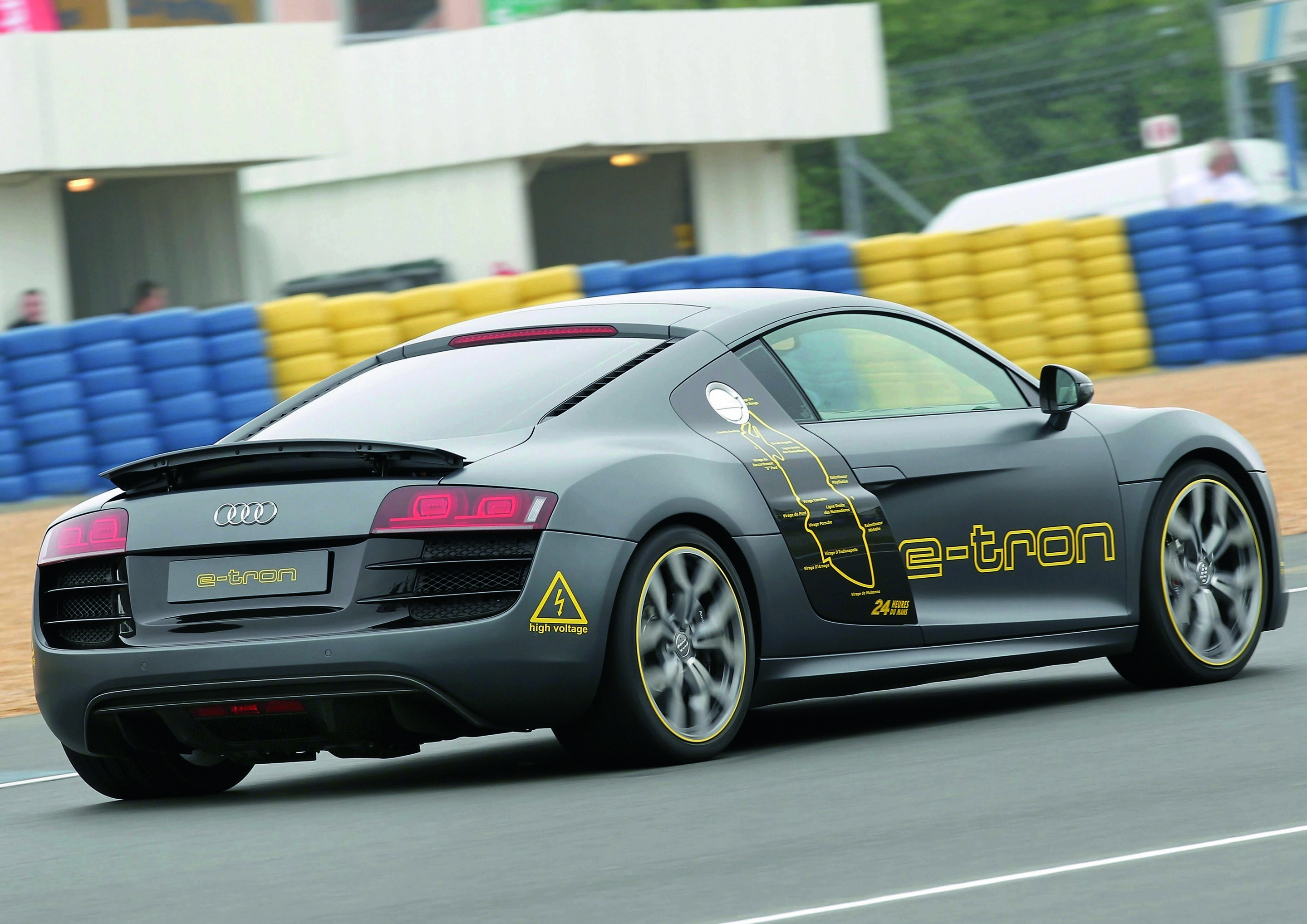 Audi presents an Audi e-tron technology platform based on the R8 at the most important sports car race of the year