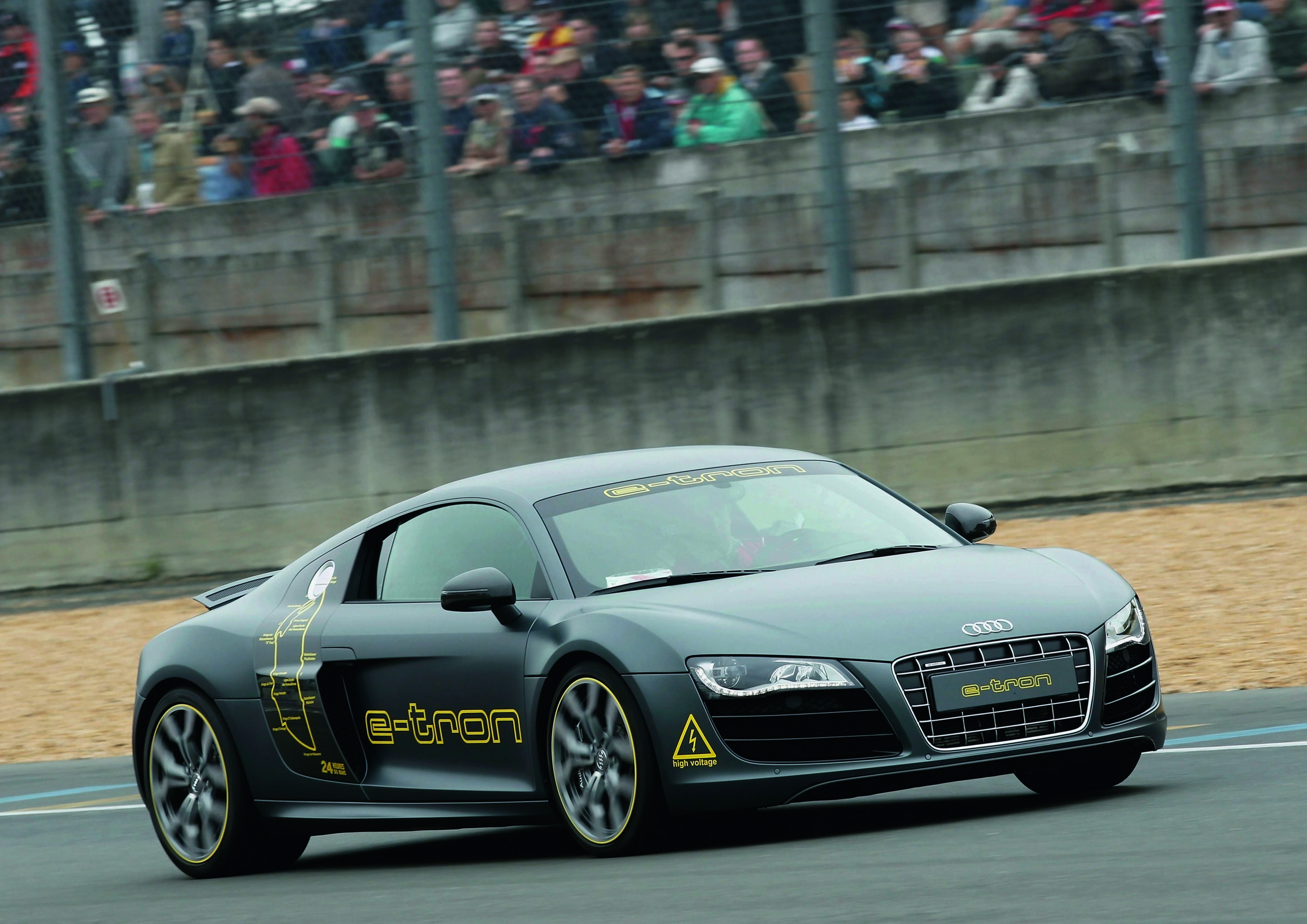 Audi presents an Audi e-tron technology platform based on the R8 at the most important sports car race of the year