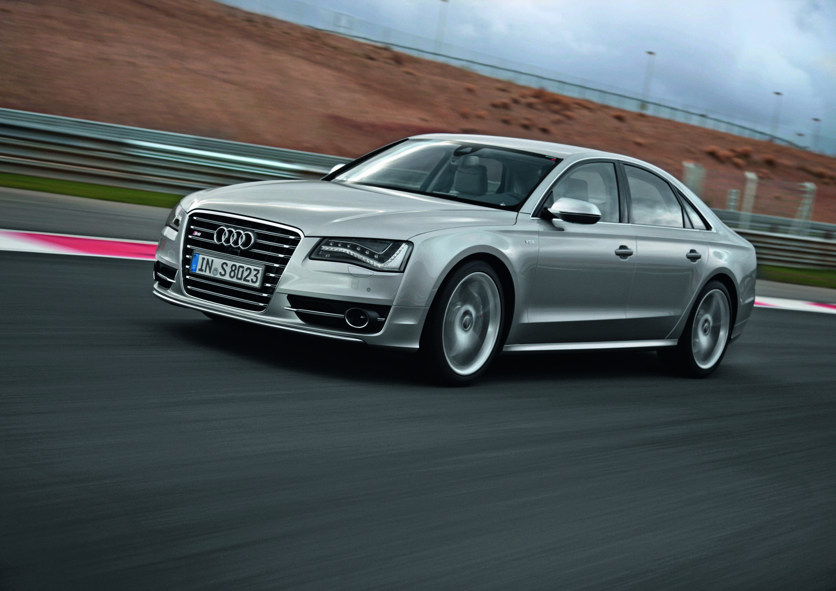 Audi S8
