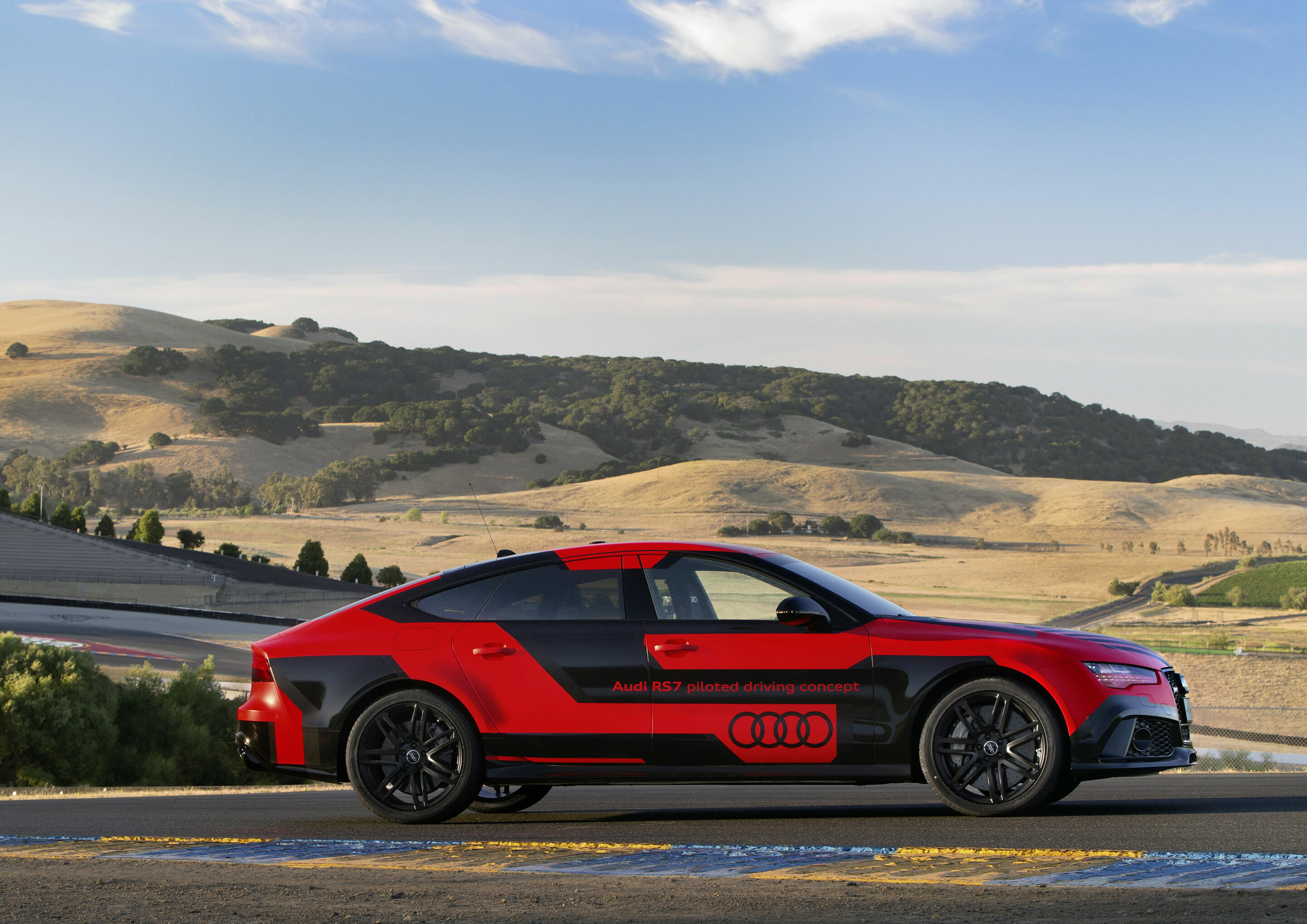 Audi RS 7 piloted driving concept (2015 „Robby“)