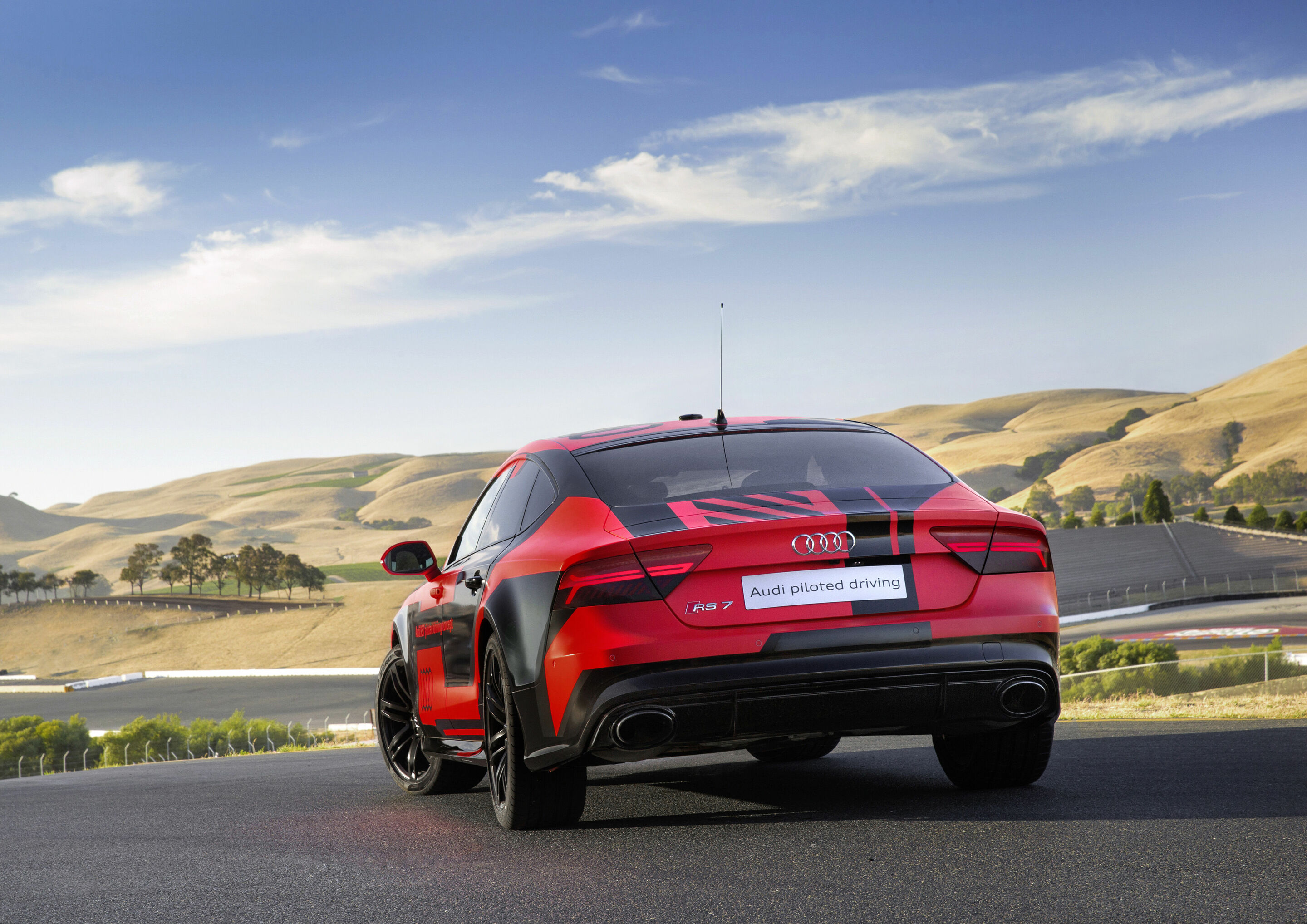 Audi RS 7 piloted driving concept (2015 „Robby“)