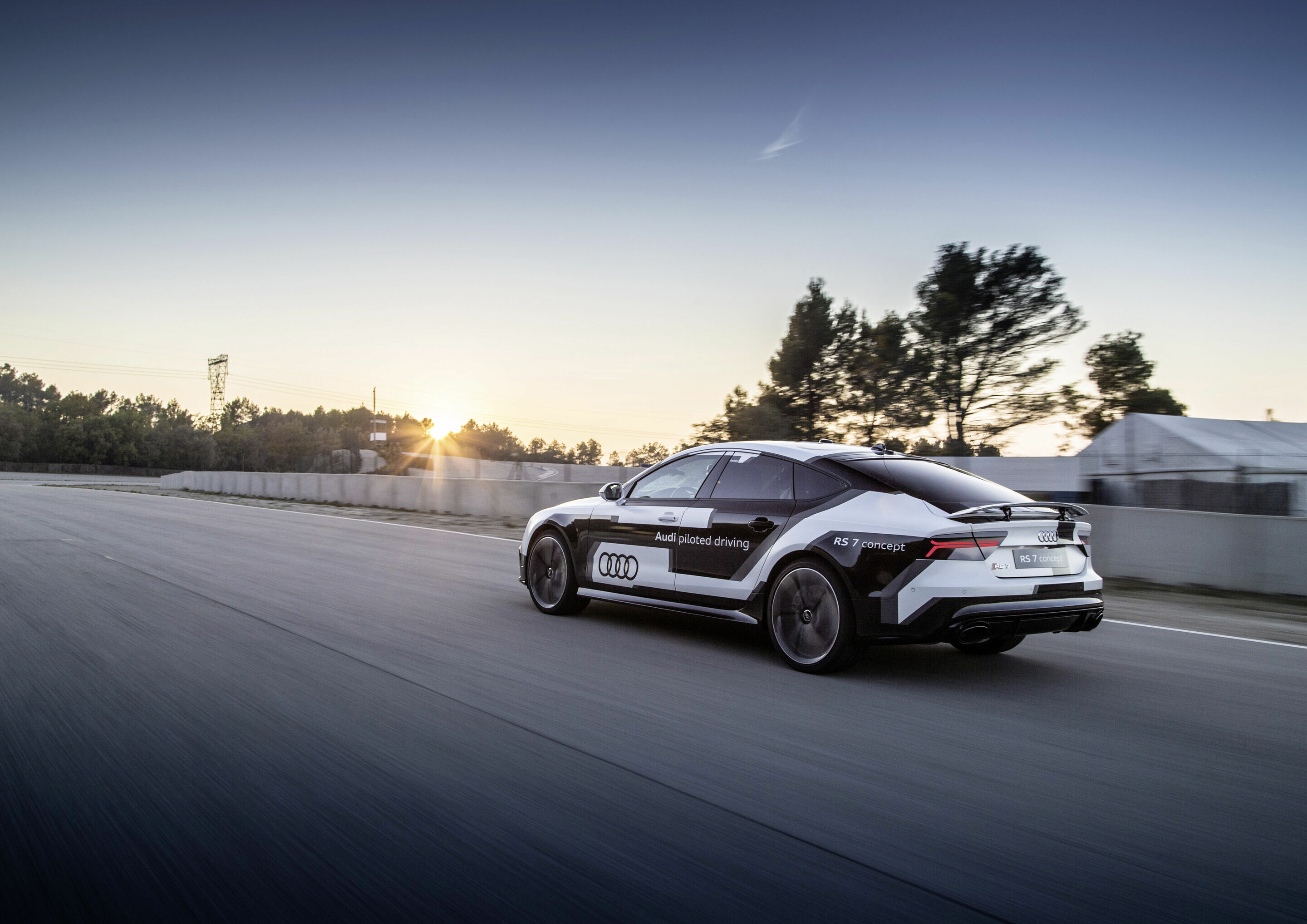 Audi RS 7 piloted driving concept drives autonomously in record time on race track in Spain