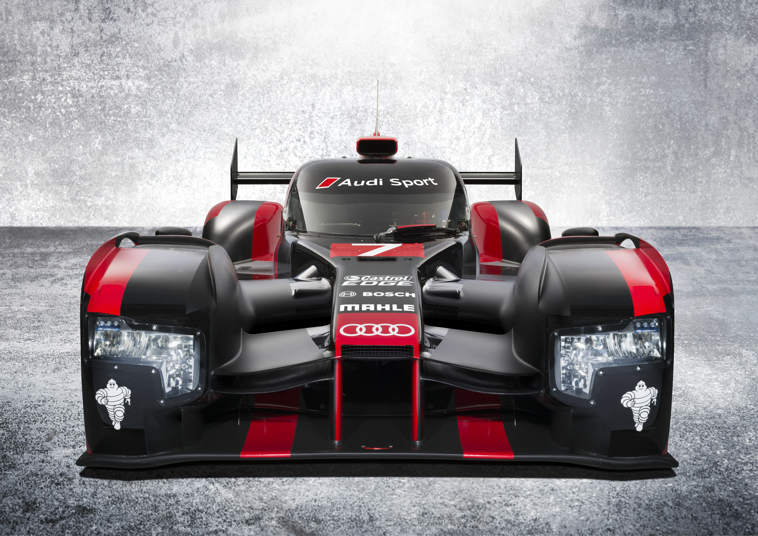 Leistungsstärker und effizienter als je zuvor Audi R18 feiert Weltpremiere in München Audi MediaCenter