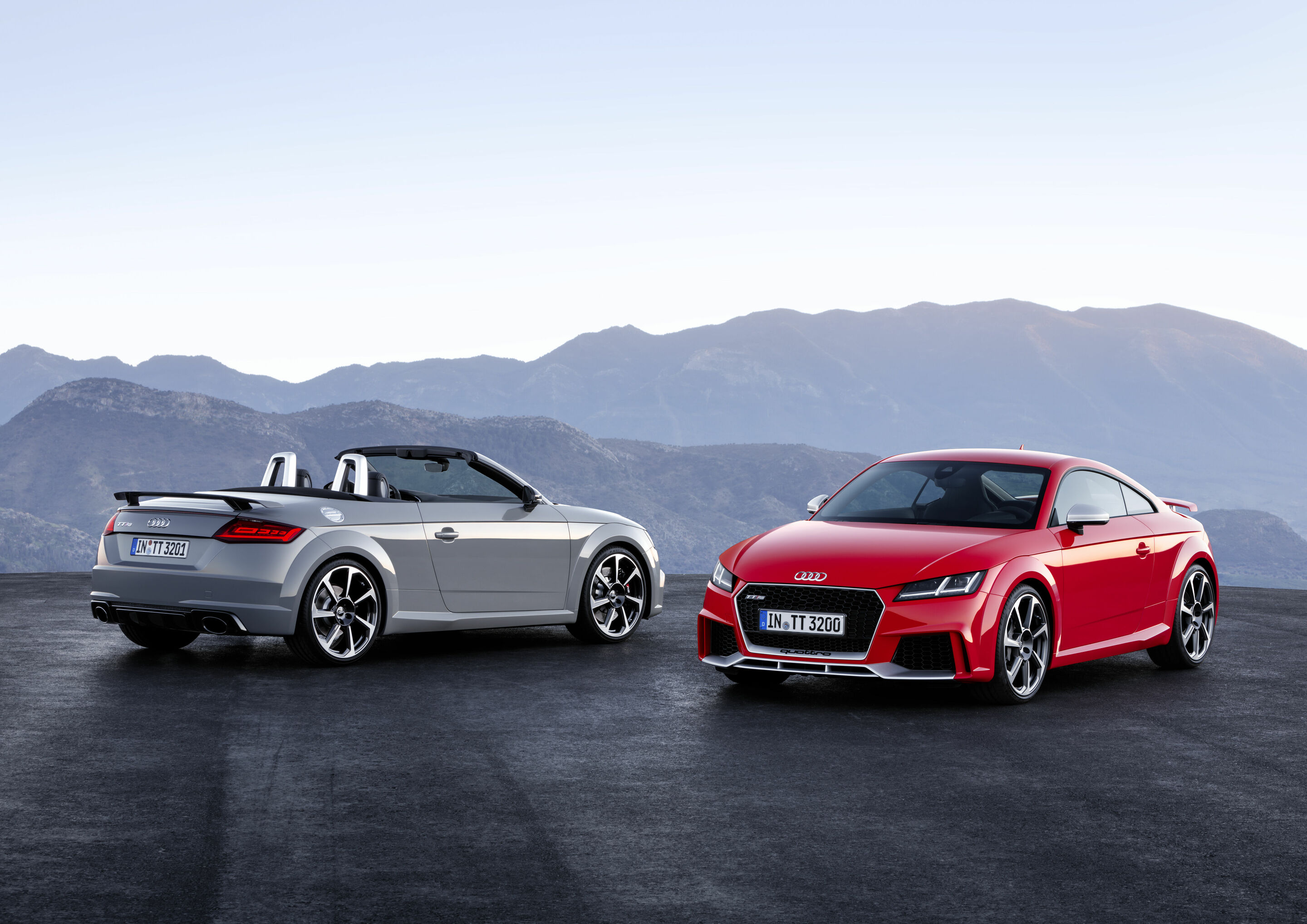 Audi TT RS Roadster, Audi TT RS Coupé (2016)