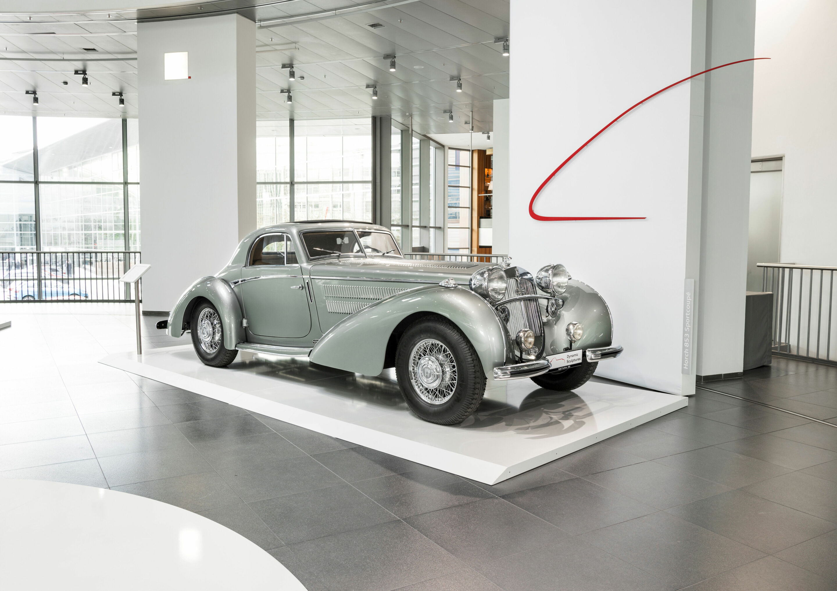„Dynamic Sculptures“ – Horch 853 Coupé „Manuela“ (Replika)