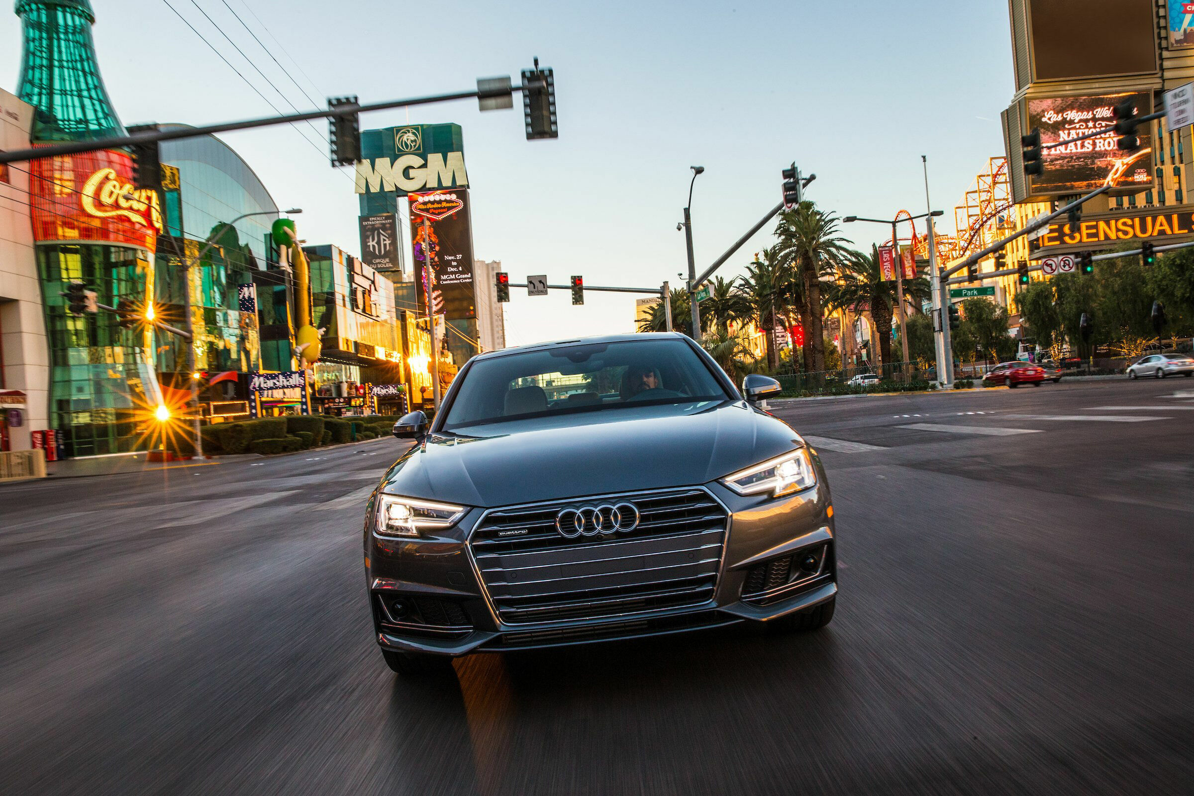 Audi networks with traffic lights in the USA
