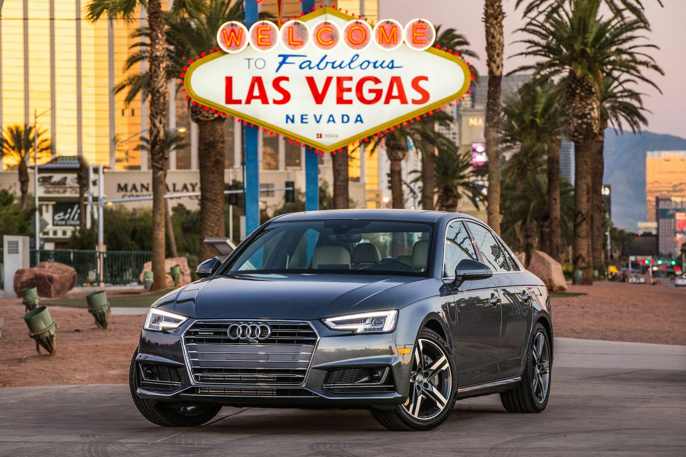 Audi networks with traffic lights in the USA