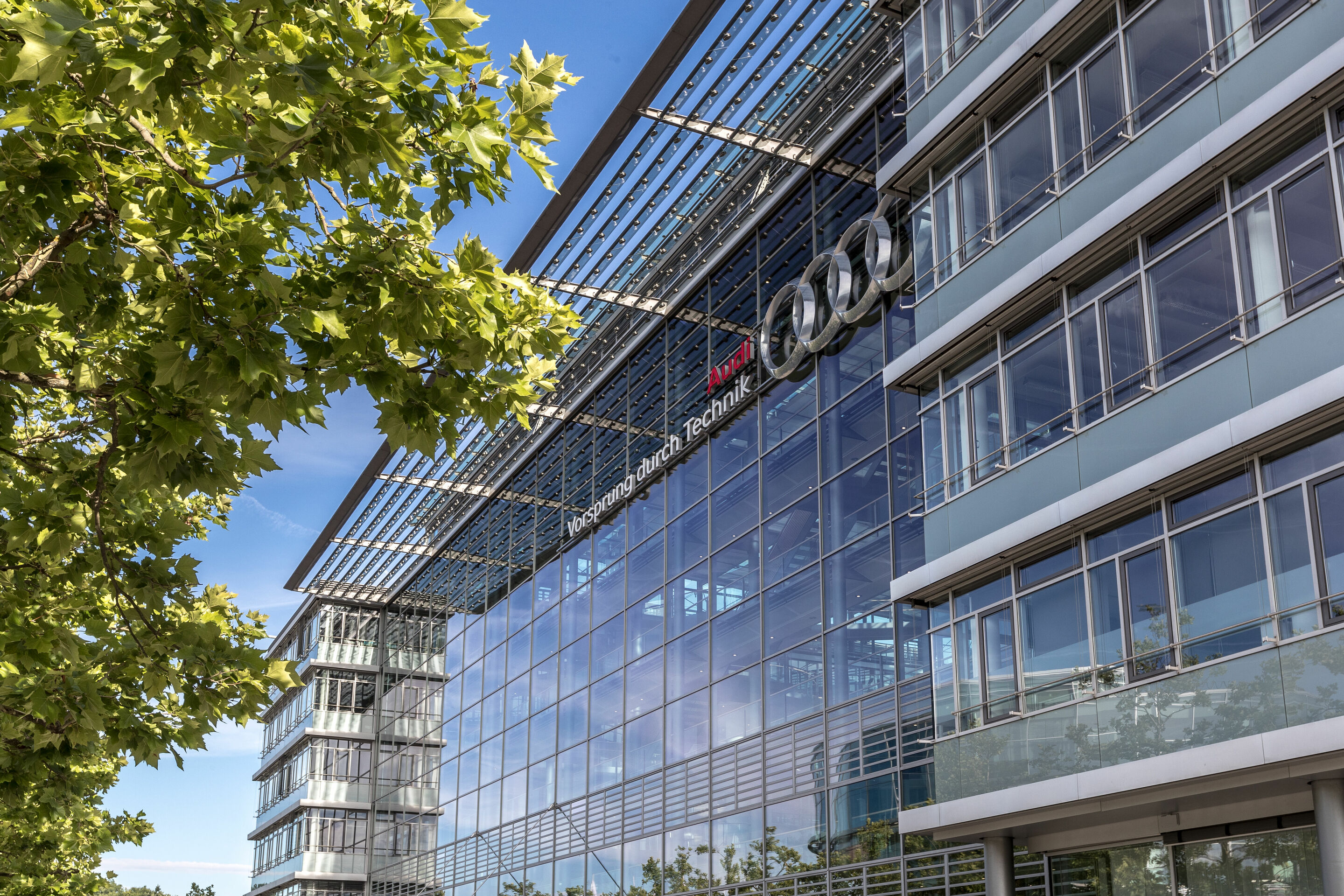 “Market and Customer” building