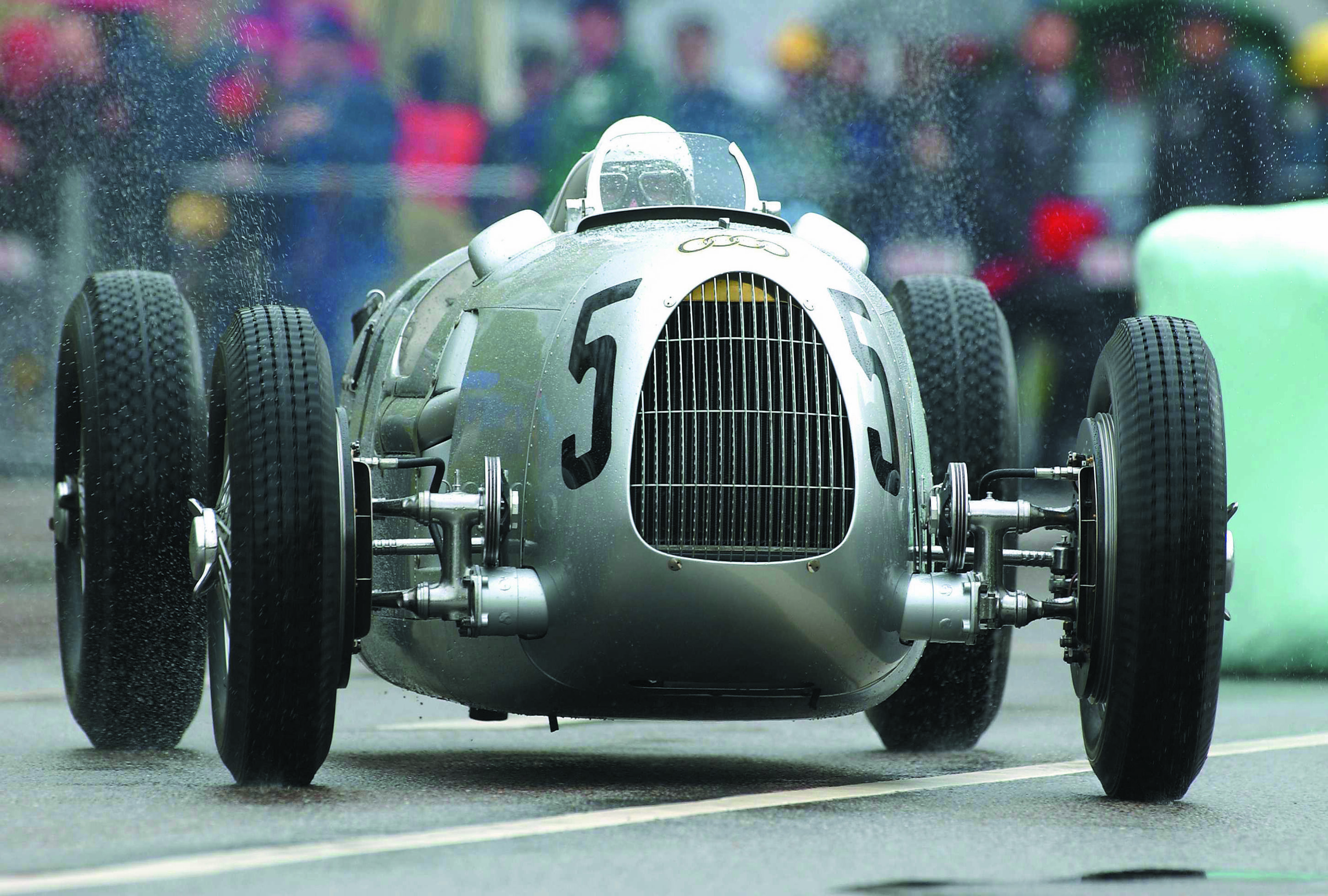 Donau-Ring 2002: Auto union 16-cylinder Type C racing car from 1936