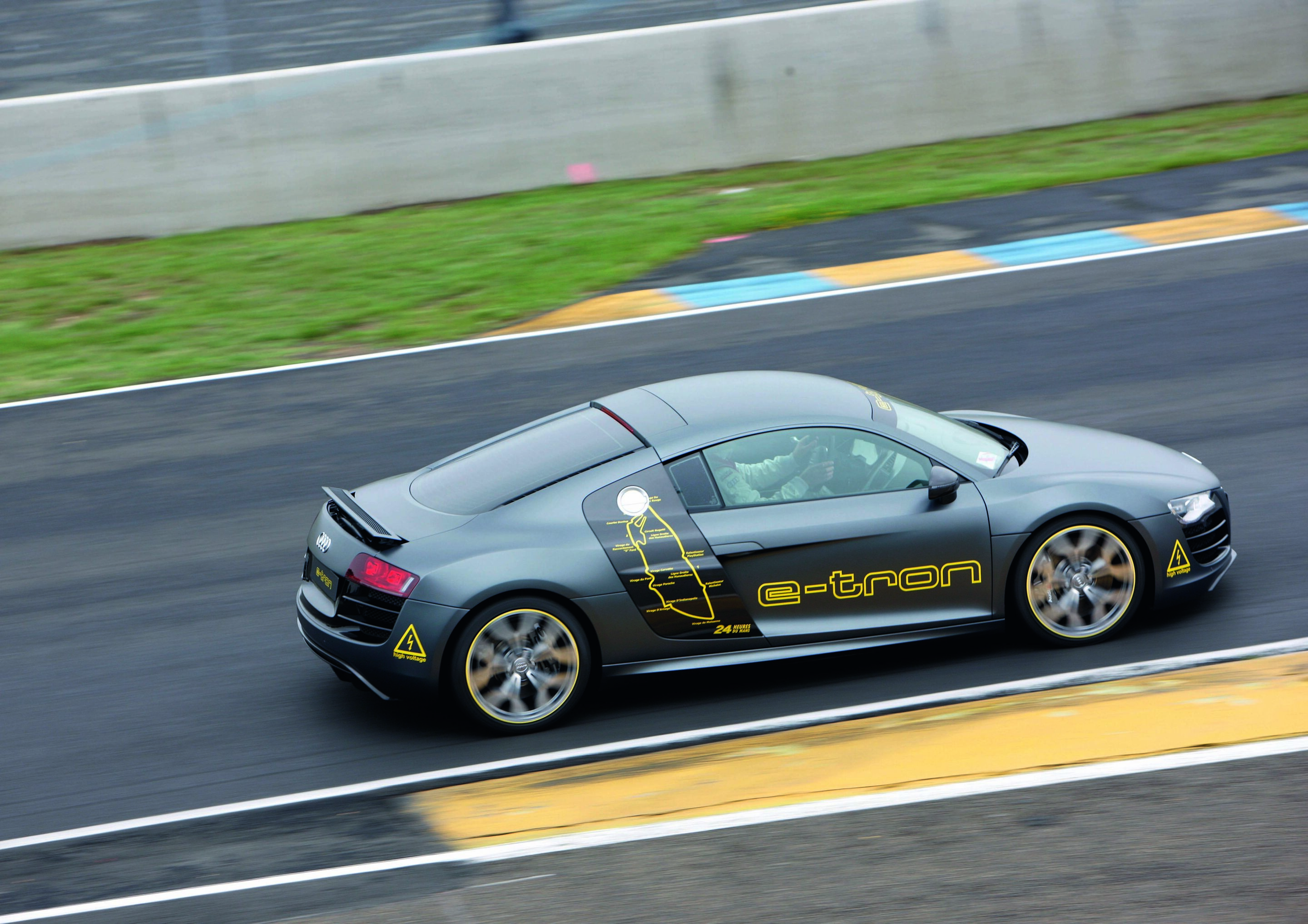 Audi presents an Audi e-tron technology platform based on the R8 at the most important sports car race of the year