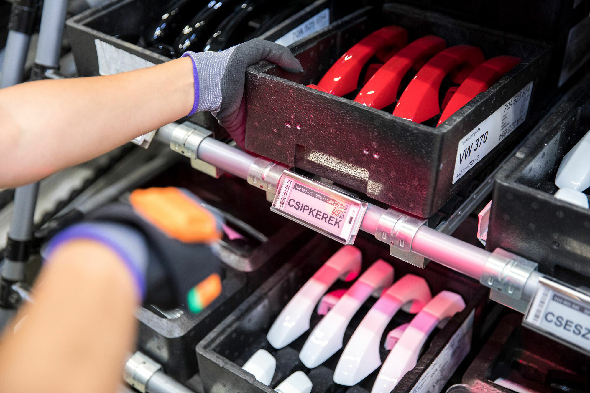 Digital shelf labeling