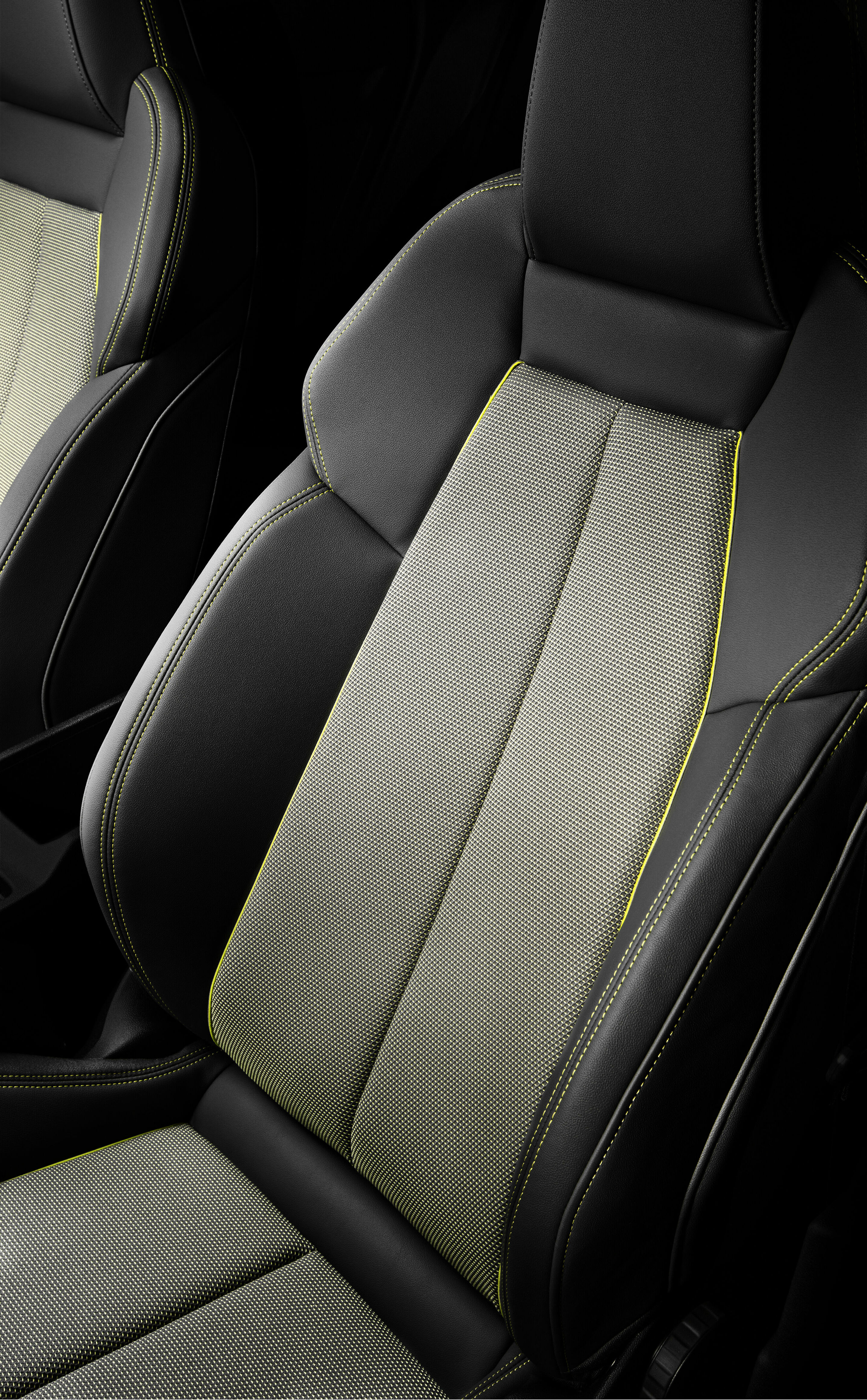 From bottle to fabric: Seat upholstery made of PET