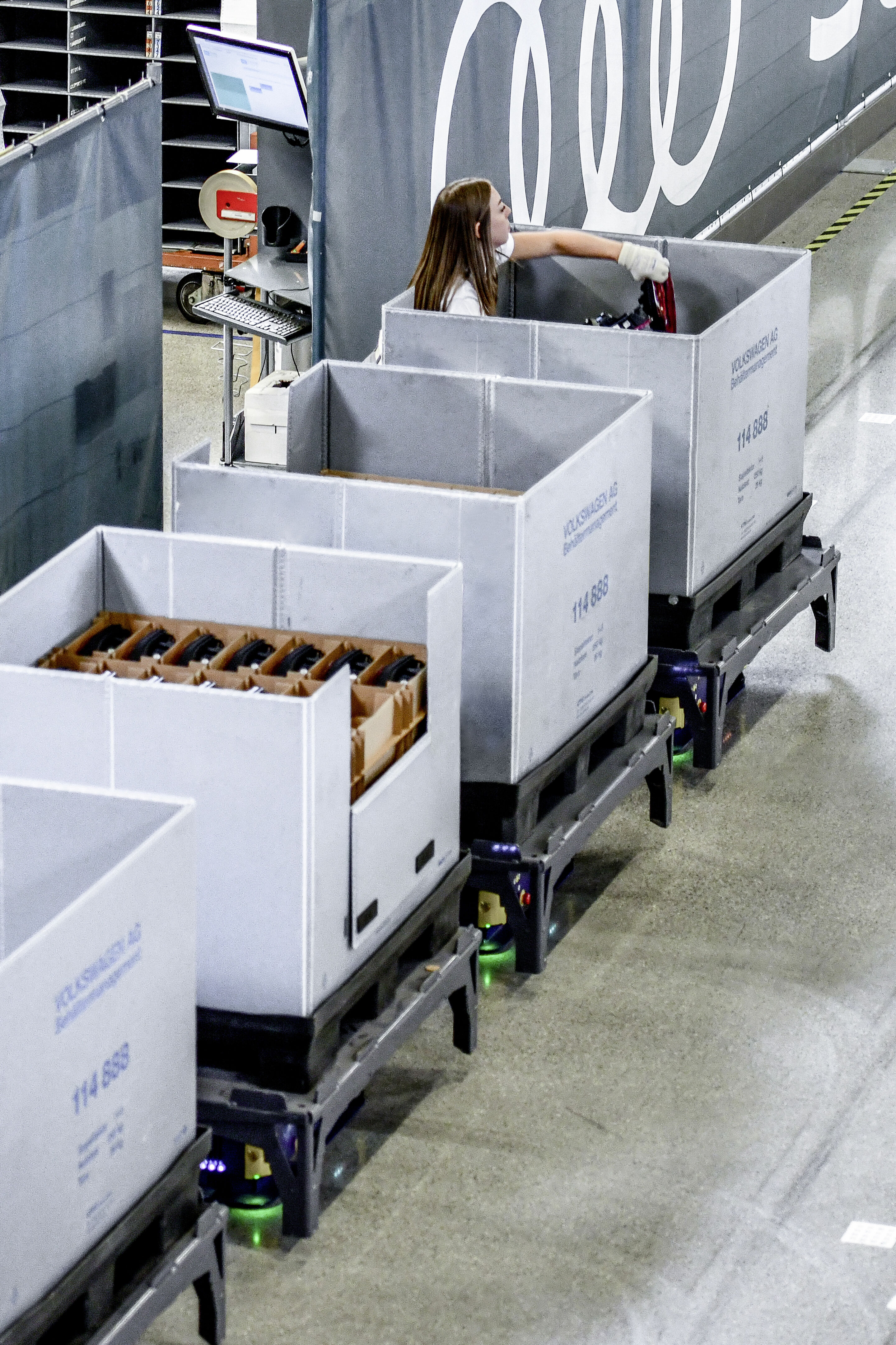 Audi develops first Supermarket 2.0 for the automotive industry