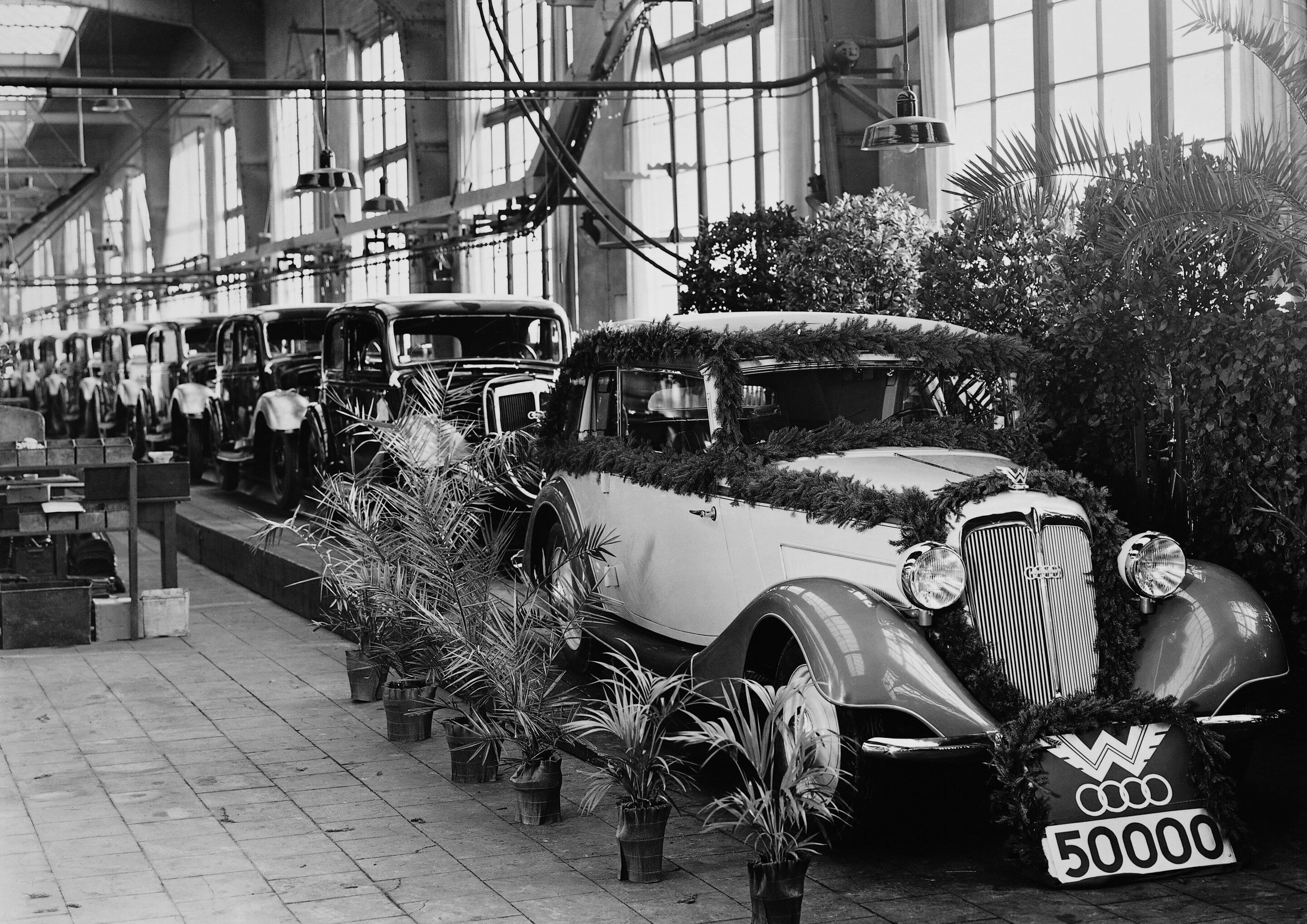 Feier im Wanderer Automobilwerk Chemnitz-Siegmar zum 50.000 Wanderer, 1936, Wanderer W50, Cabriolet sechszyl. in Reihe, 2,3 Liter 50 PS.