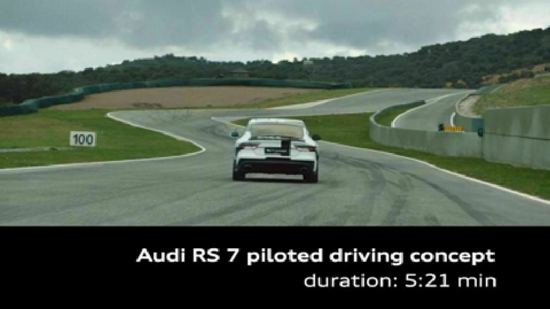 Der Audi RS 7 piloted driving concept auf der Rennstrecke