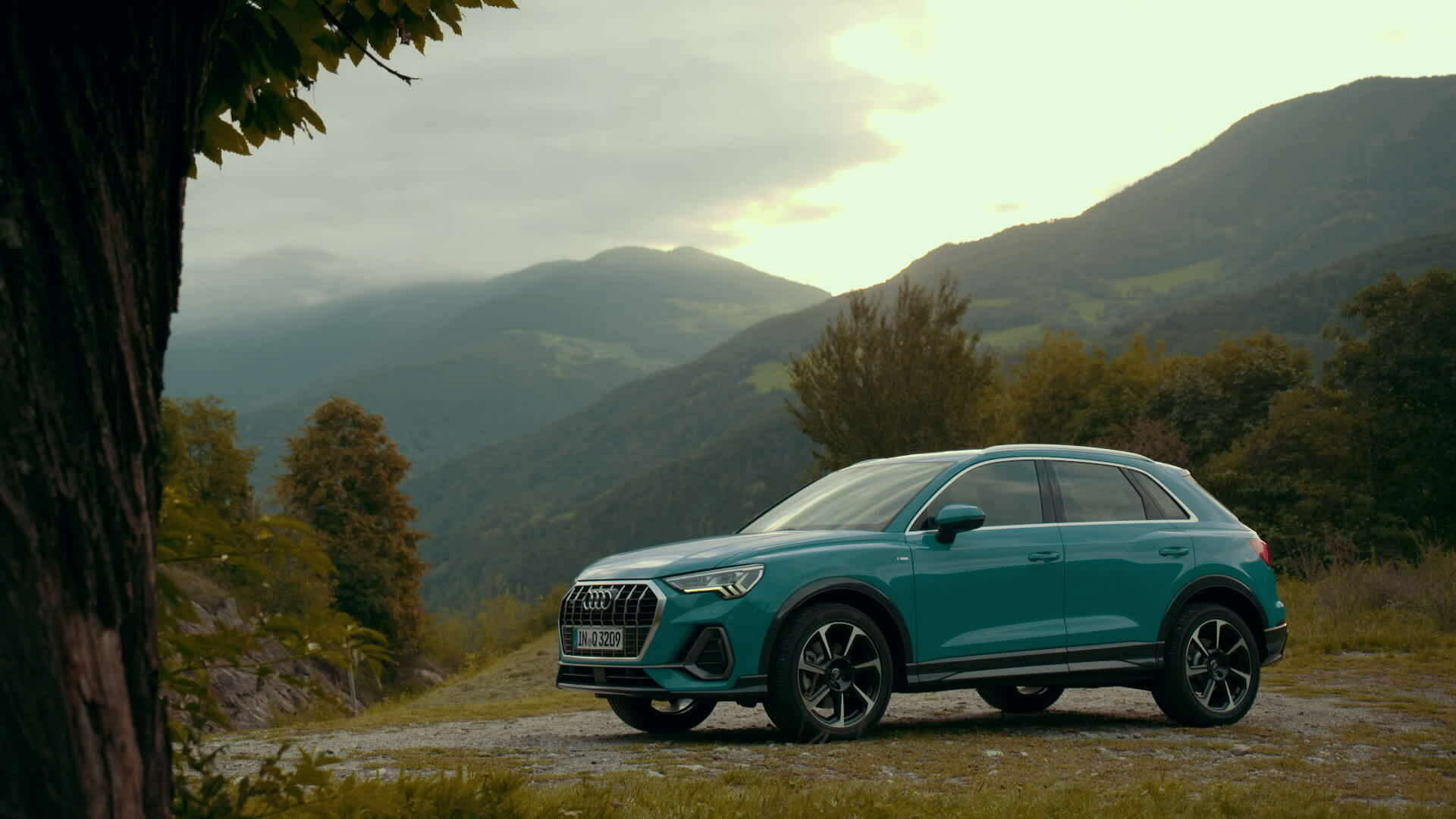 Audi Q3 Trailer on Location Bolzano