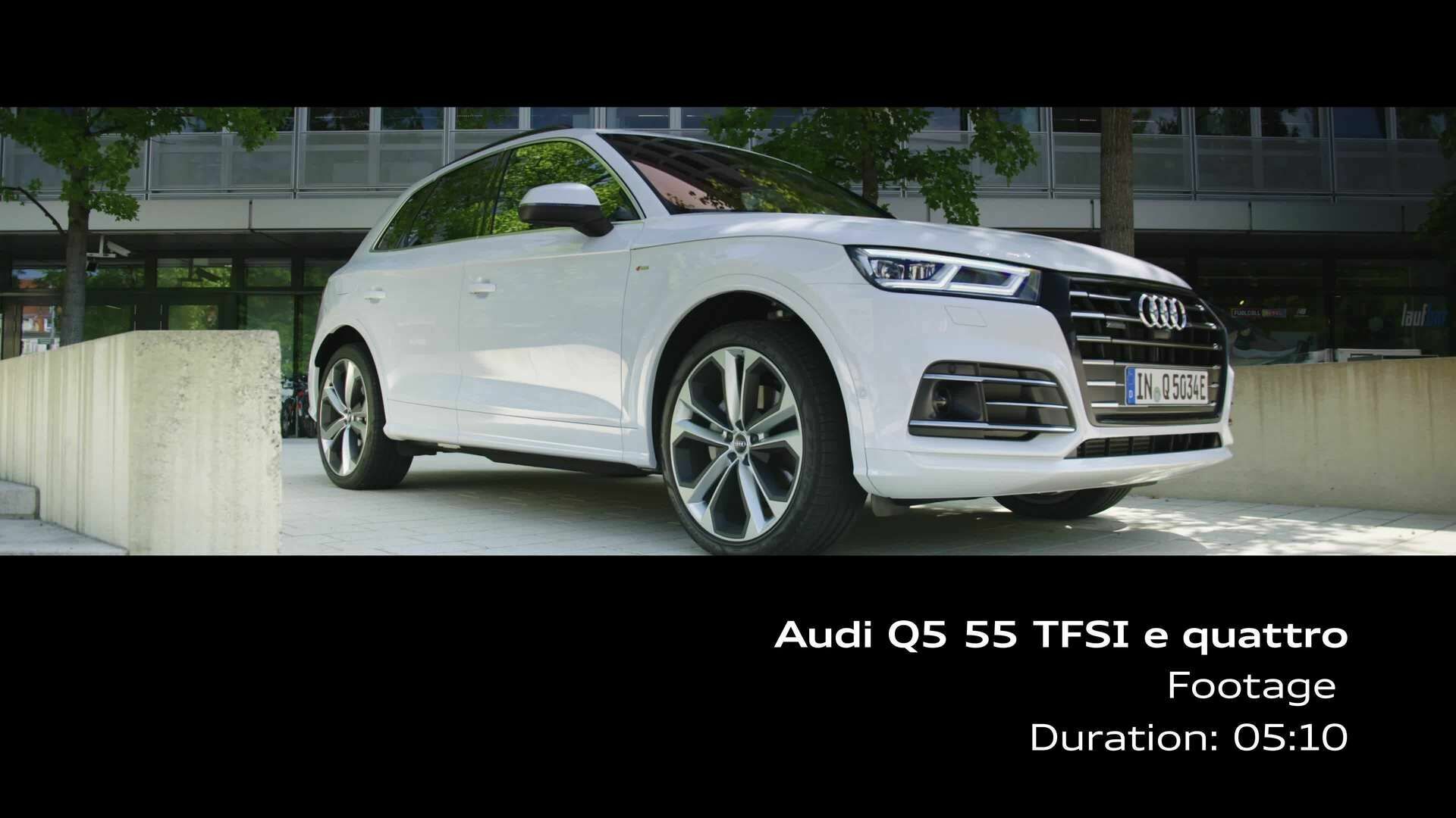 Audi Q5 55 TFSI e quattro PHEV (Footage)