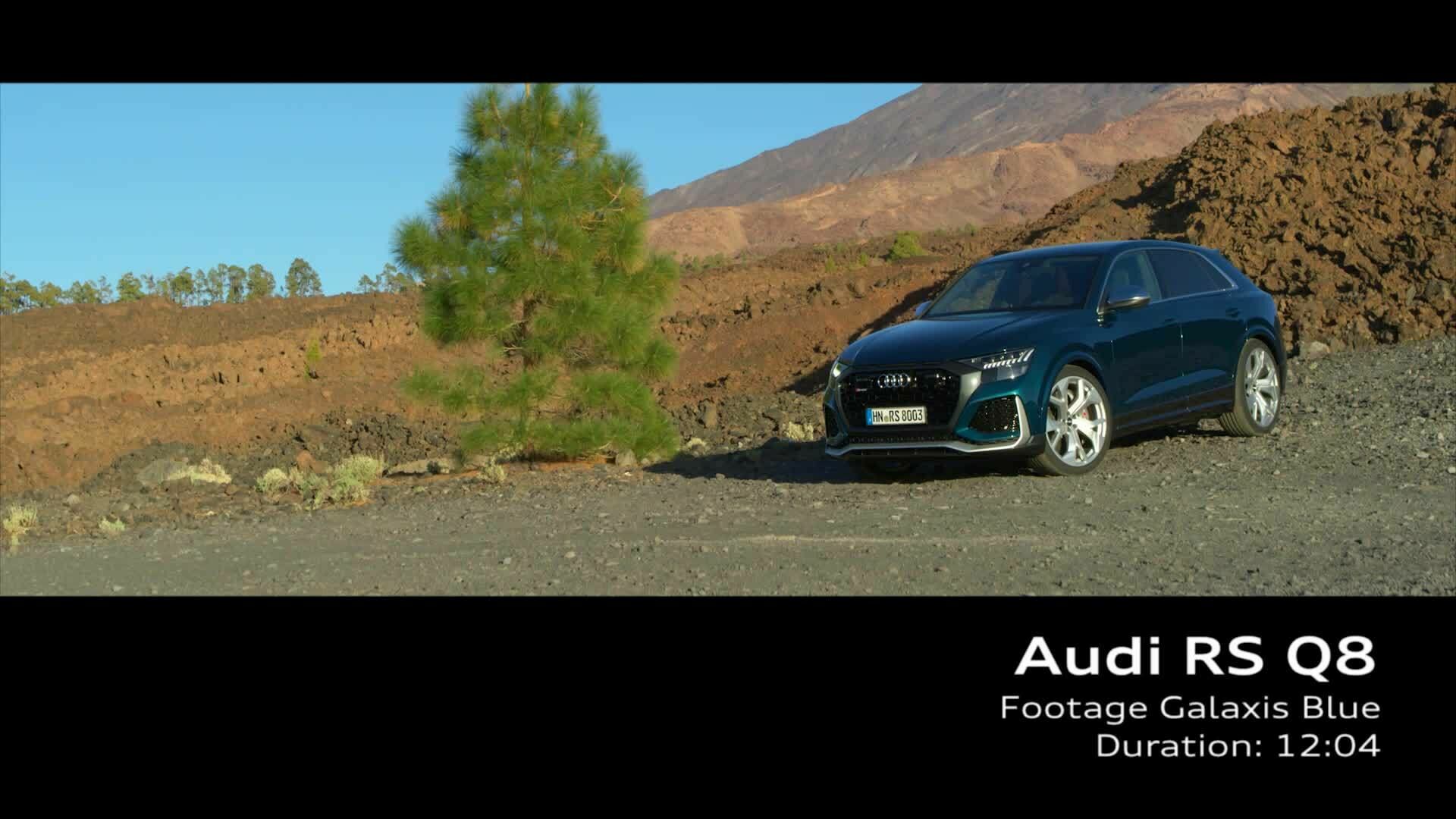 Audi RS Q8 on Location Galaxisblau (Footage)