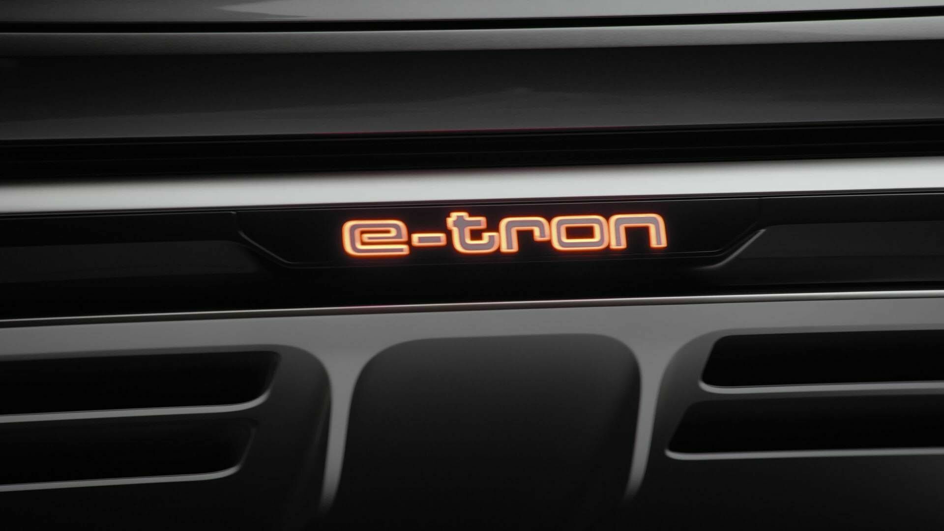 More Q. More Sportback. More e-tron.