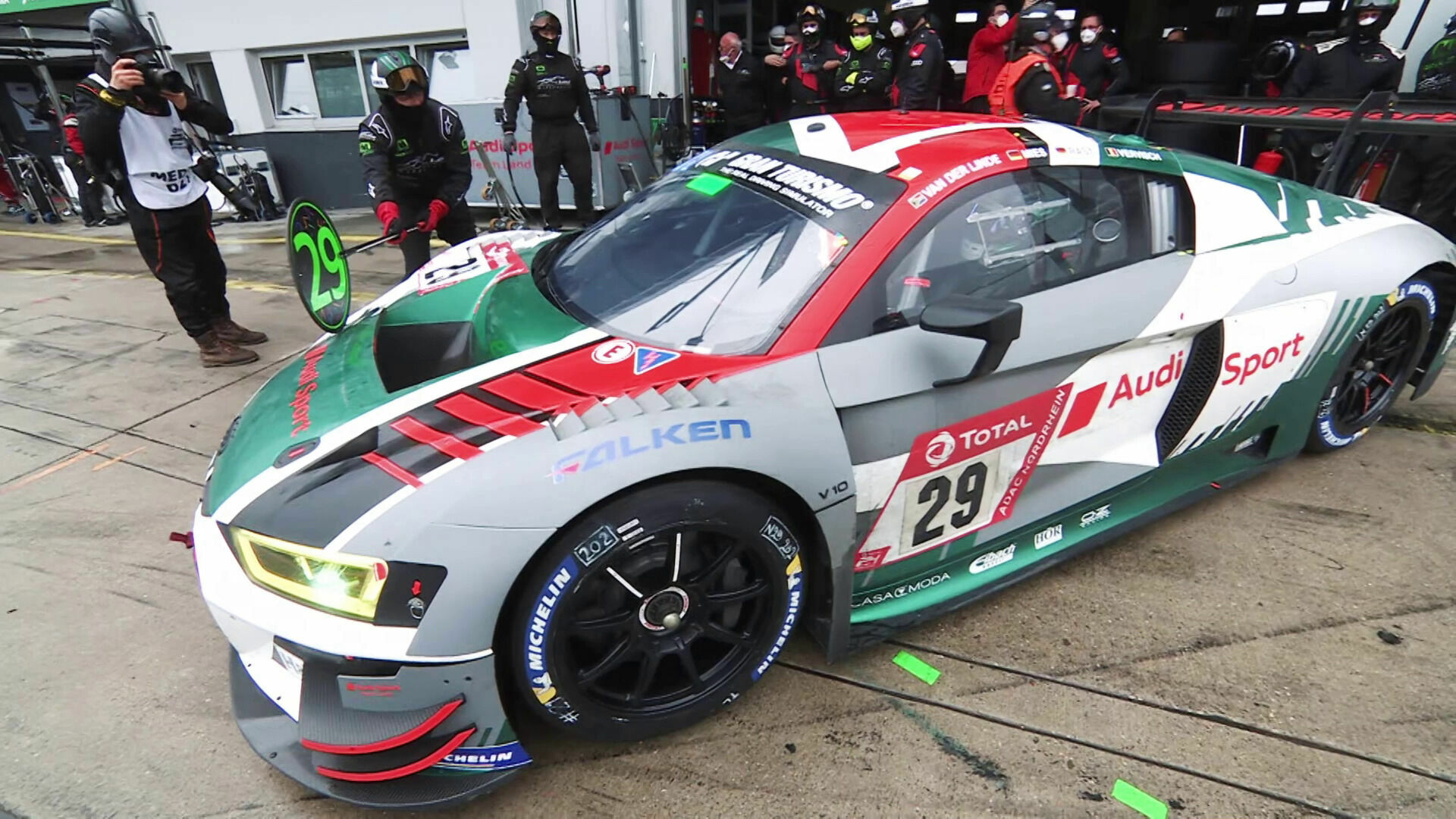 24h Nürburgring 2021 – Zwischenstand nach vier Rennstunden