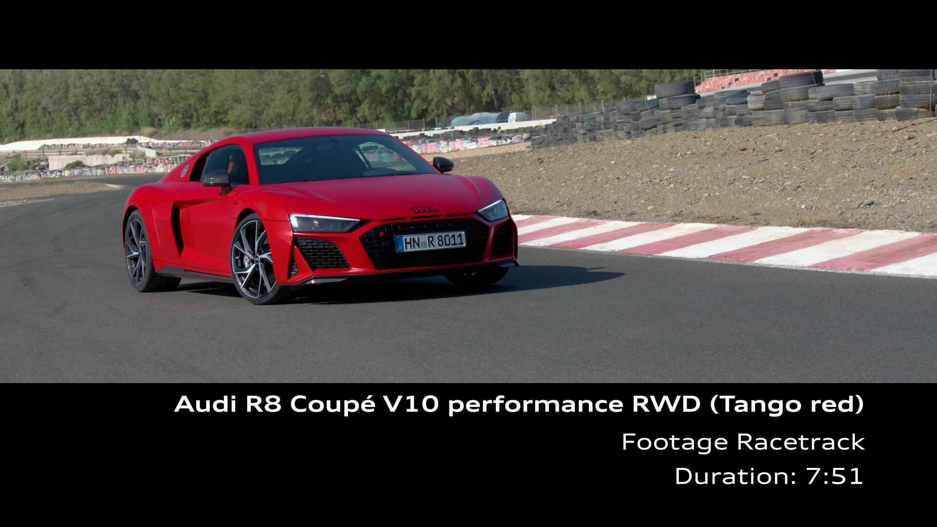 Footage: Audi R8 Coupé V10 performance in tango red 